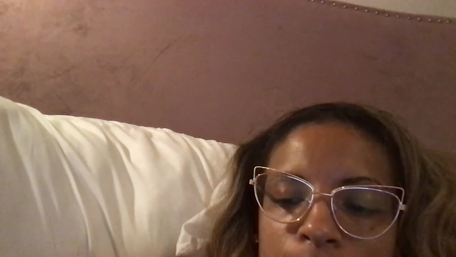 Gallery image thumbnail from RoxyVelvet123's myfreecams stream on, 11/24/2022, 06:10 image 16 of 20