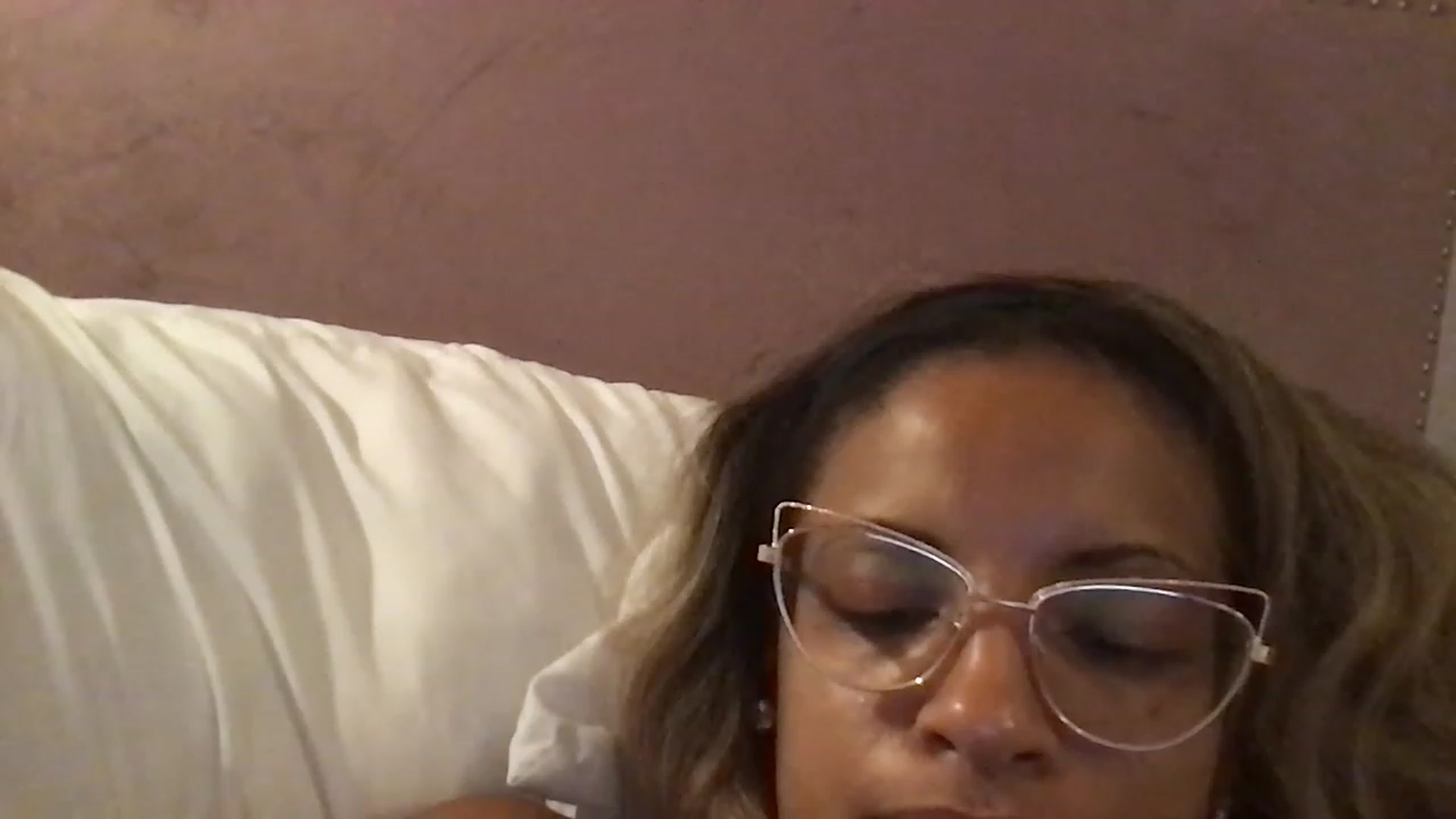 Gallery image thumbnail from RoxyVelvet123's myfreecams stream on, 11/24/2022, 06:10 image 10 of 20