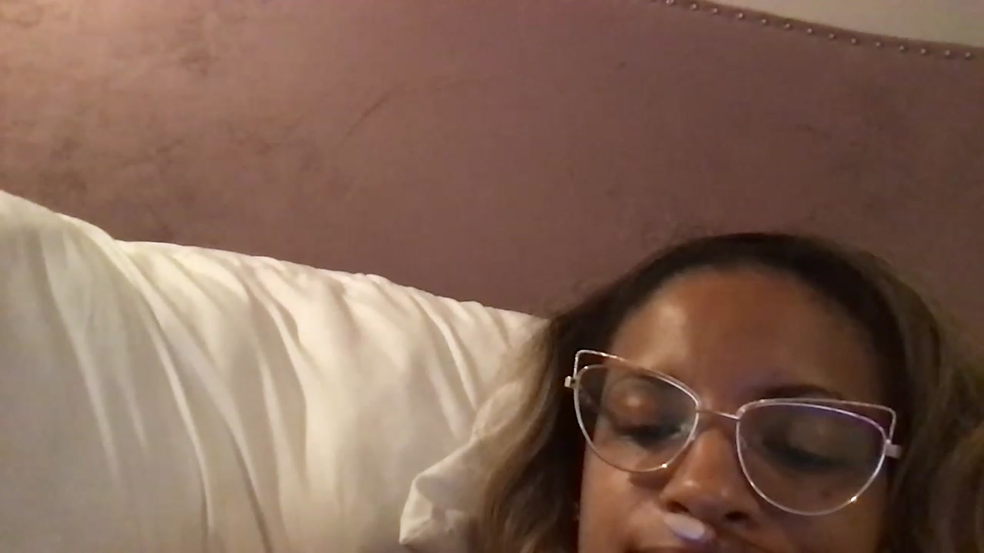 Gallery image thumbnail from RoxyVelvet123's myfreecams stream on, 11/24/2022, 06:10 image 17 of 20