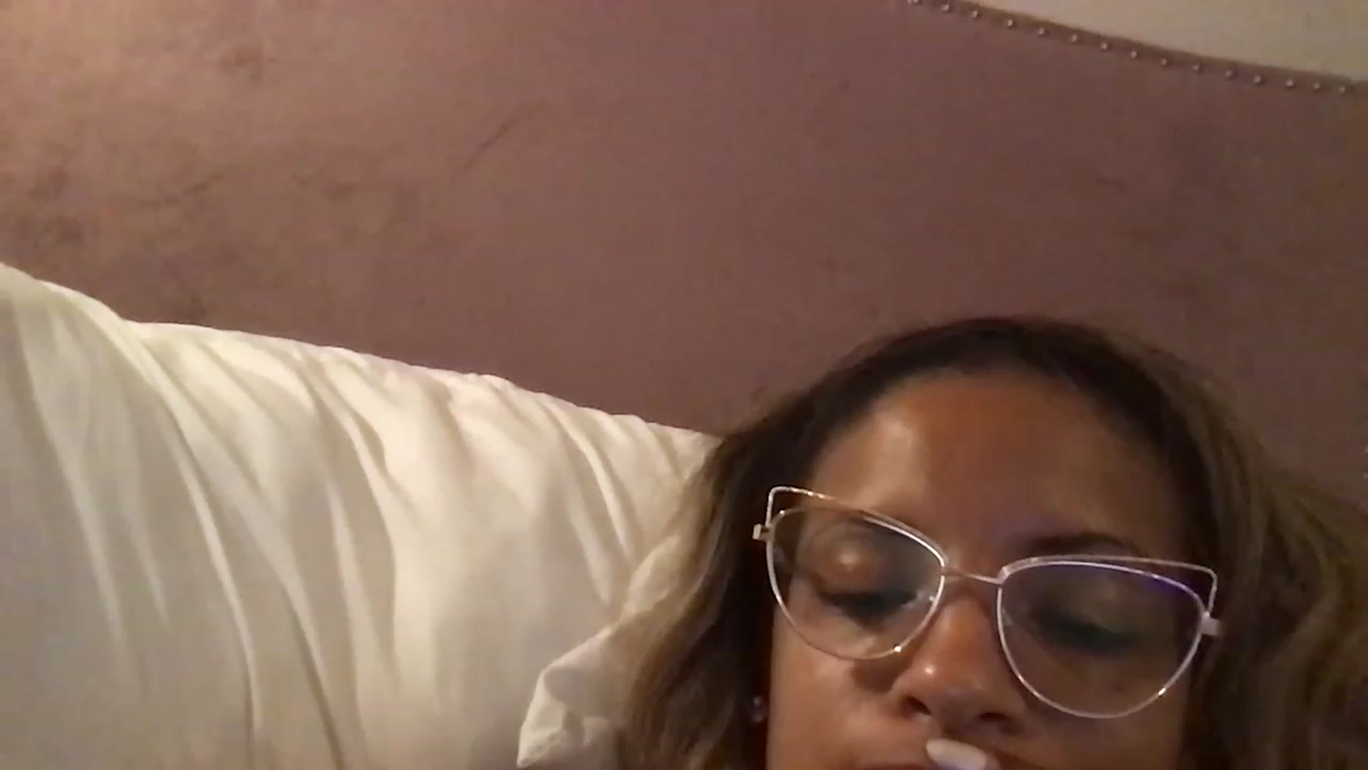 Gallery image thumbnail from RoxyVelvet123's myfreecams stream on, 11/24/2022, 06:10 image 14 of 20
