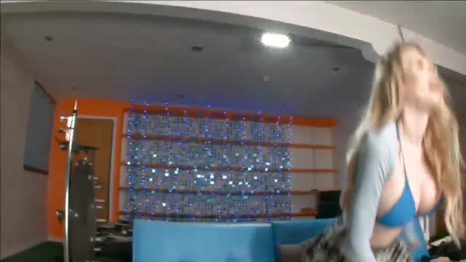 Gallery image thumbnail from Roxy_Cox's myfreecams stream on, 12/30/2024, 09:21 image 20 of 20