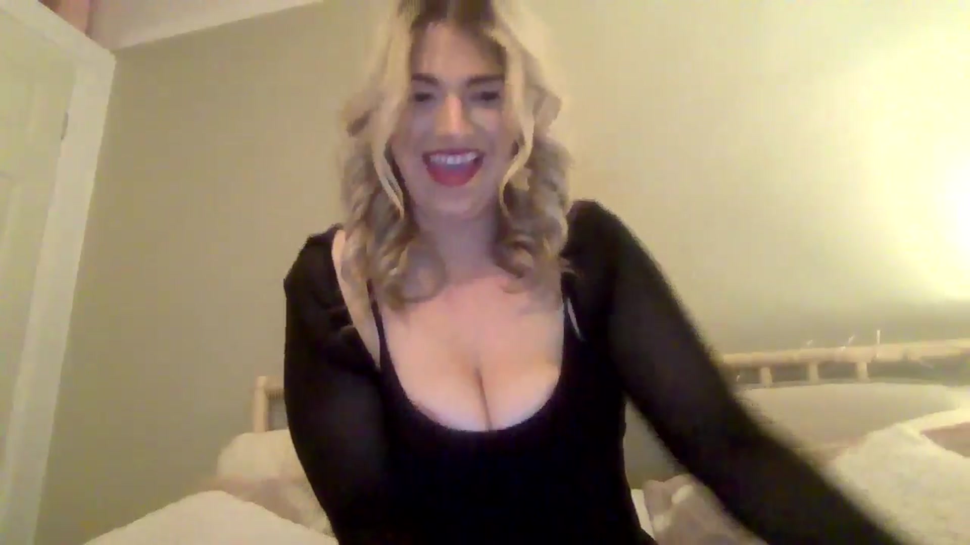 Gallery image thumbnail from Roxy_Reveals's myfreecams stream on, 03/27/2025, 21:56 image 13 of 20