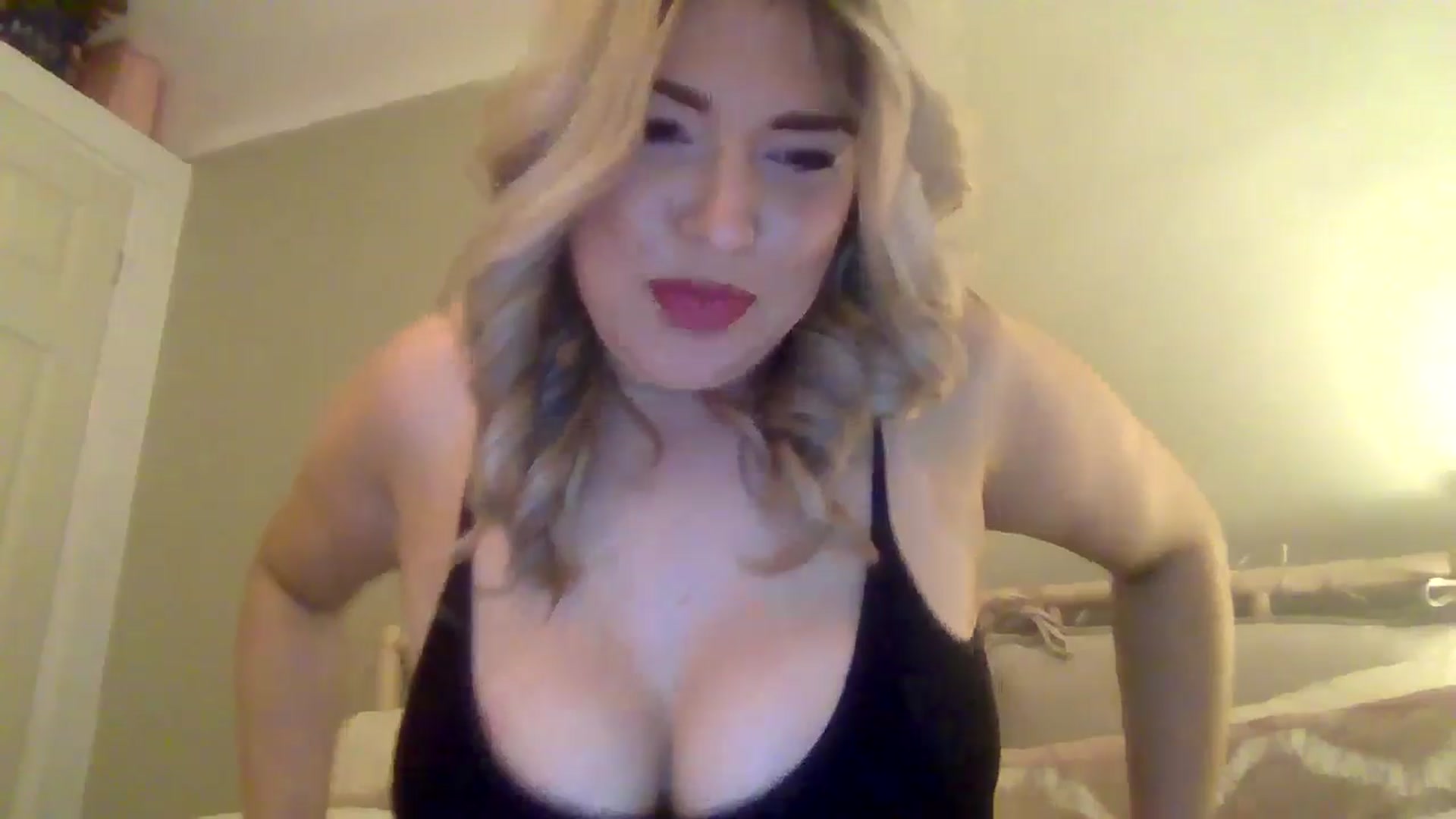 Gallery image thumbnail from Roxy_Reveals's myfreecams stream on, 03/27/2025, 22:23 image 12 of 20