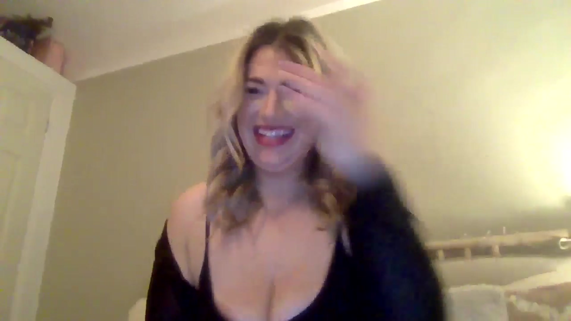 Gallery image thumbnail from Roxy_Reveals's myfreecams stream on, 03/27/2025, 22:23 image 20 of 20