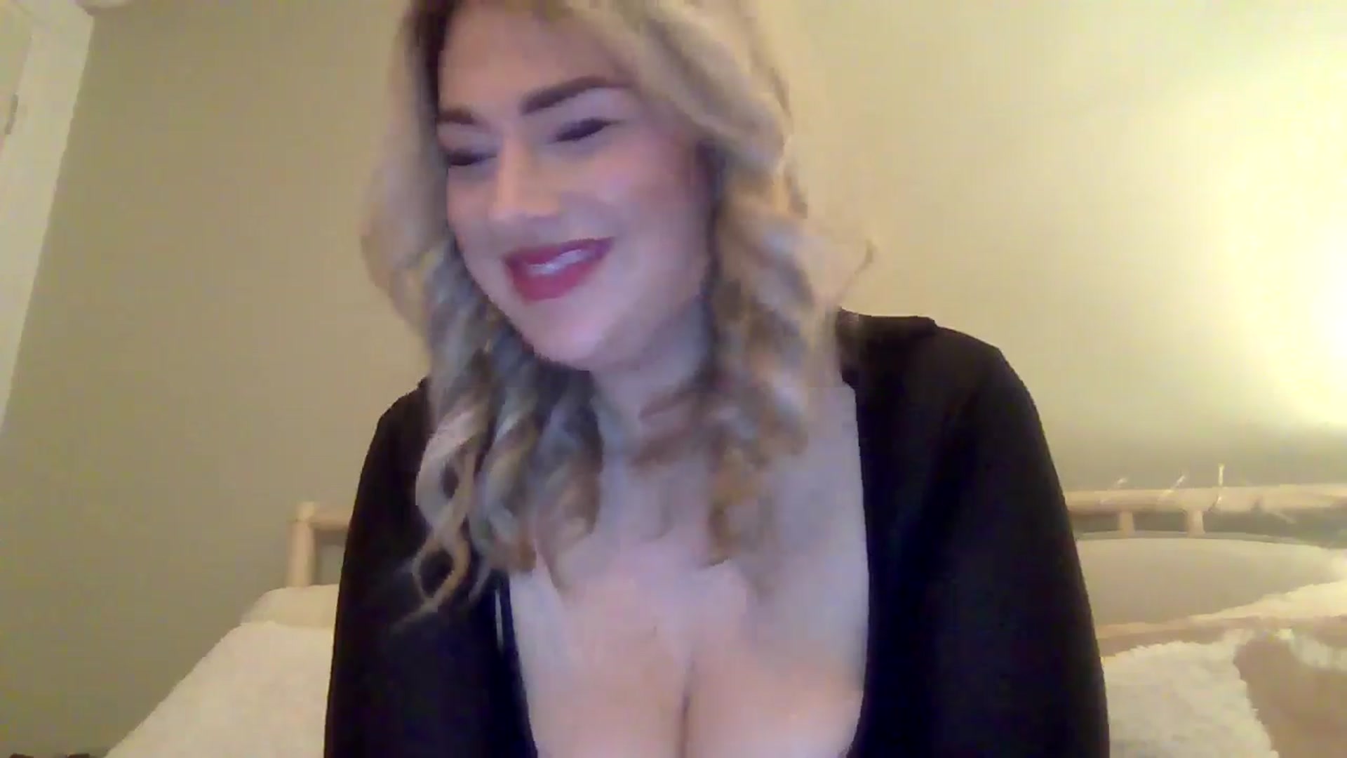 Gallery image thumbnail from Roxy_Reveals's myfreecams stream on, 03/27/2025, 22:51 image 13 of 20