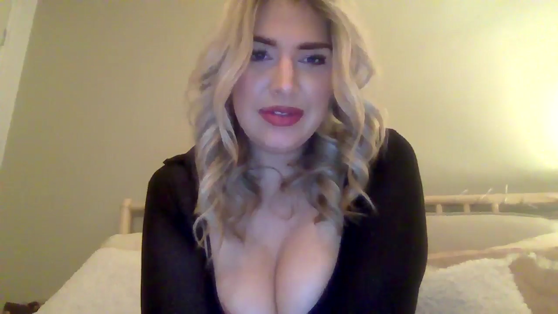 Gallery image thumbnail from Roxy_Reveals's myfreecams stream on, 03/27/2025, 22:51 image 2 of 20