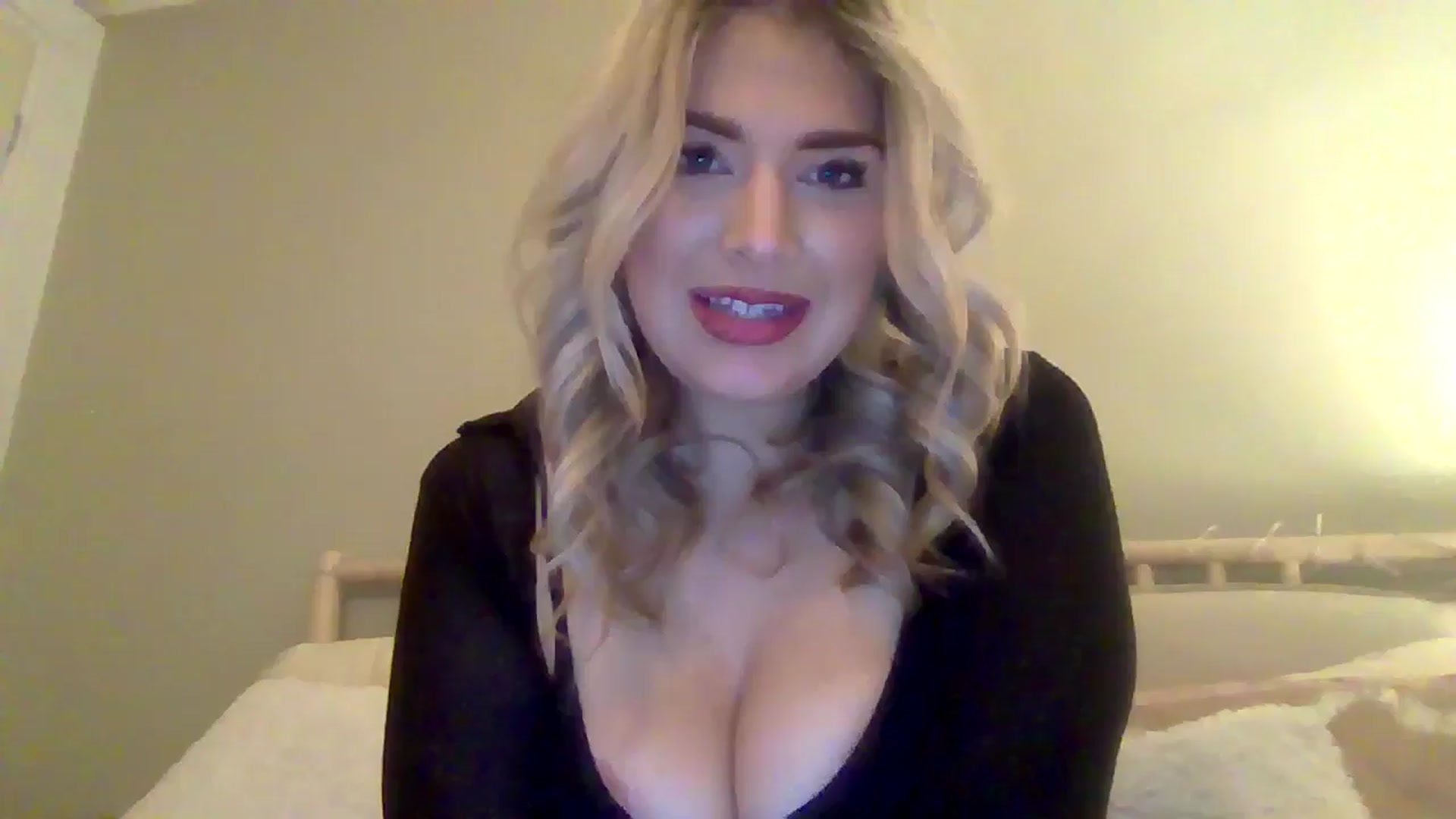 Gallery image thumbnail from Roxy_Reveals's myfreecams stream on, 03/27/2025, 22:51 image 1 of 20