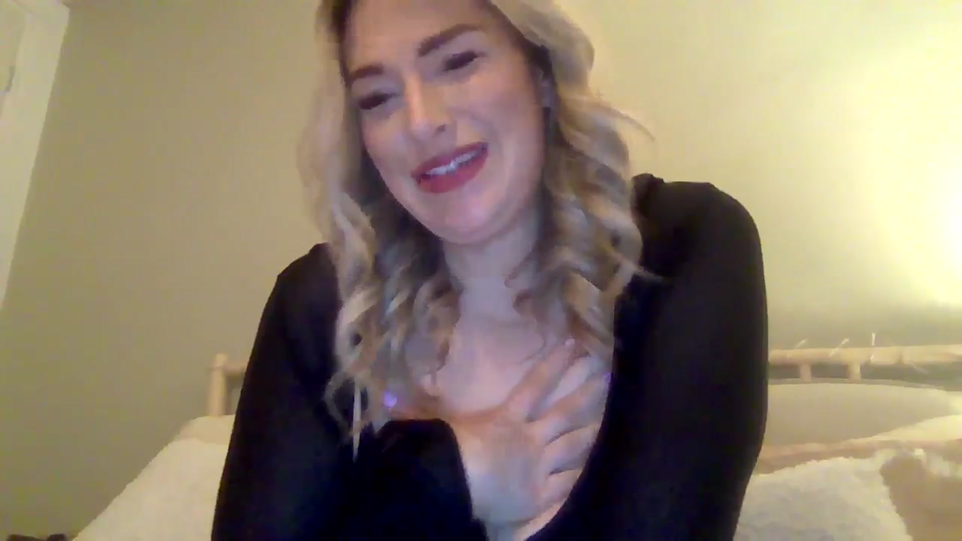 Gallery image thumbnail from Roxy_Reveals's myfreecams stream on, 03/27/2025, 22:51 image 6 of 20