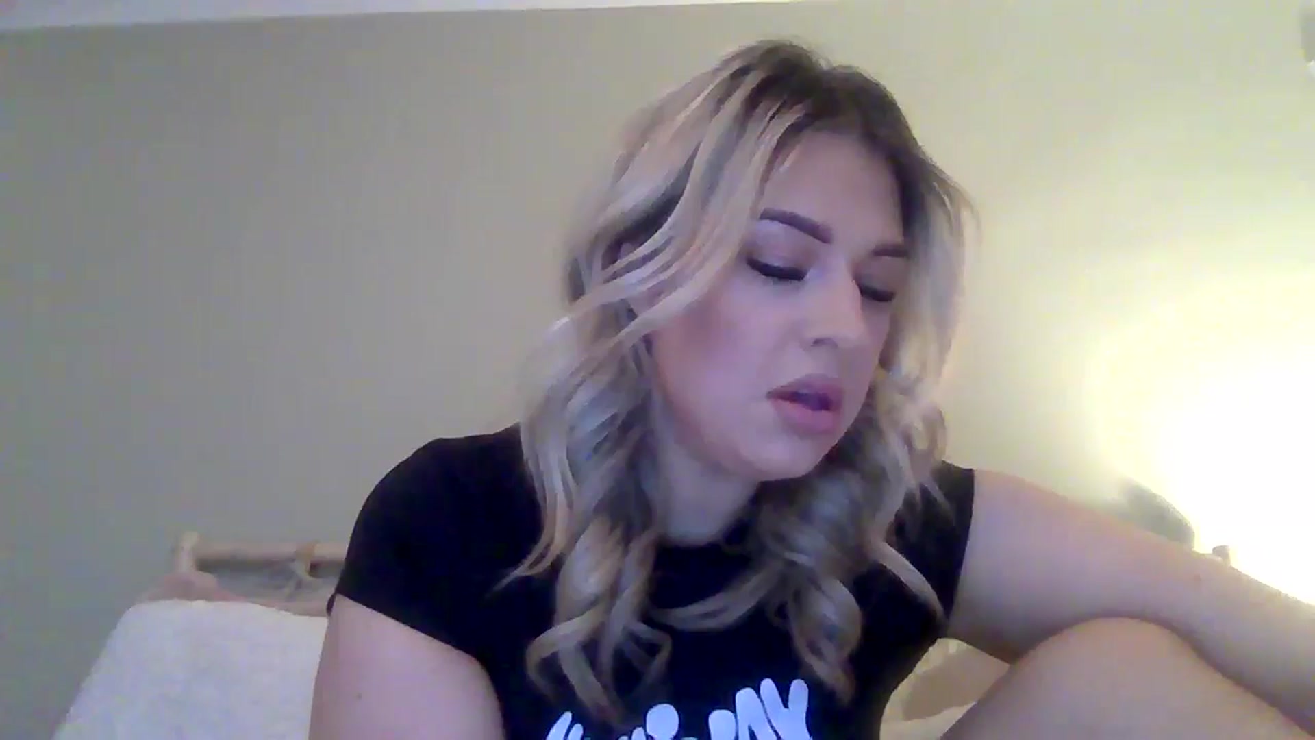 Gallery image thumbnail from Roxy_Reveals's myfreecams stream on, 03/28/2025, 16:42 image 17 of 20
