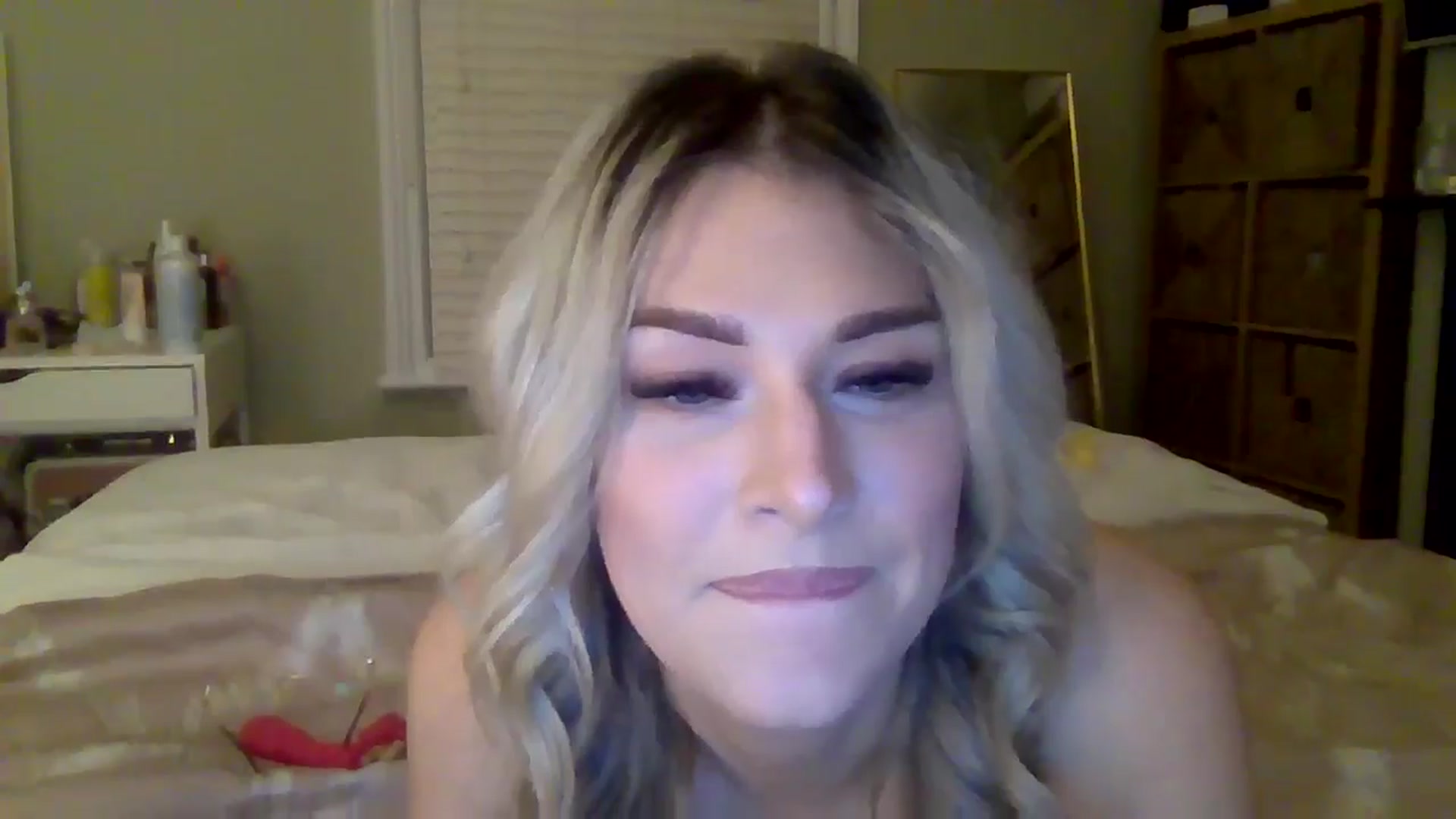 Gallery image thumbnail from Roxy_Reveals's myfreecams stream on, 03/28/2025, 23:03 image 20 of 20