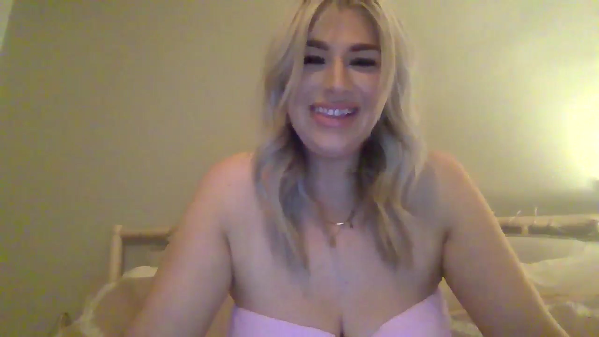 Gallery image thumbnail from Roxy_Reveals's myfreecams stream on, 03/29/2025, 20:11 image 3 of 20