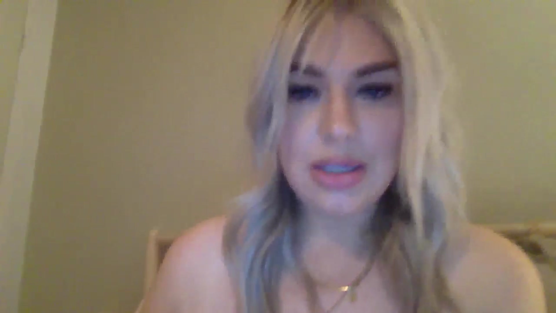 Gallery image thumbnail from Roxy_Reveals's myfreecams stream on, 03/29/2025, 20:11 image 10 of 20