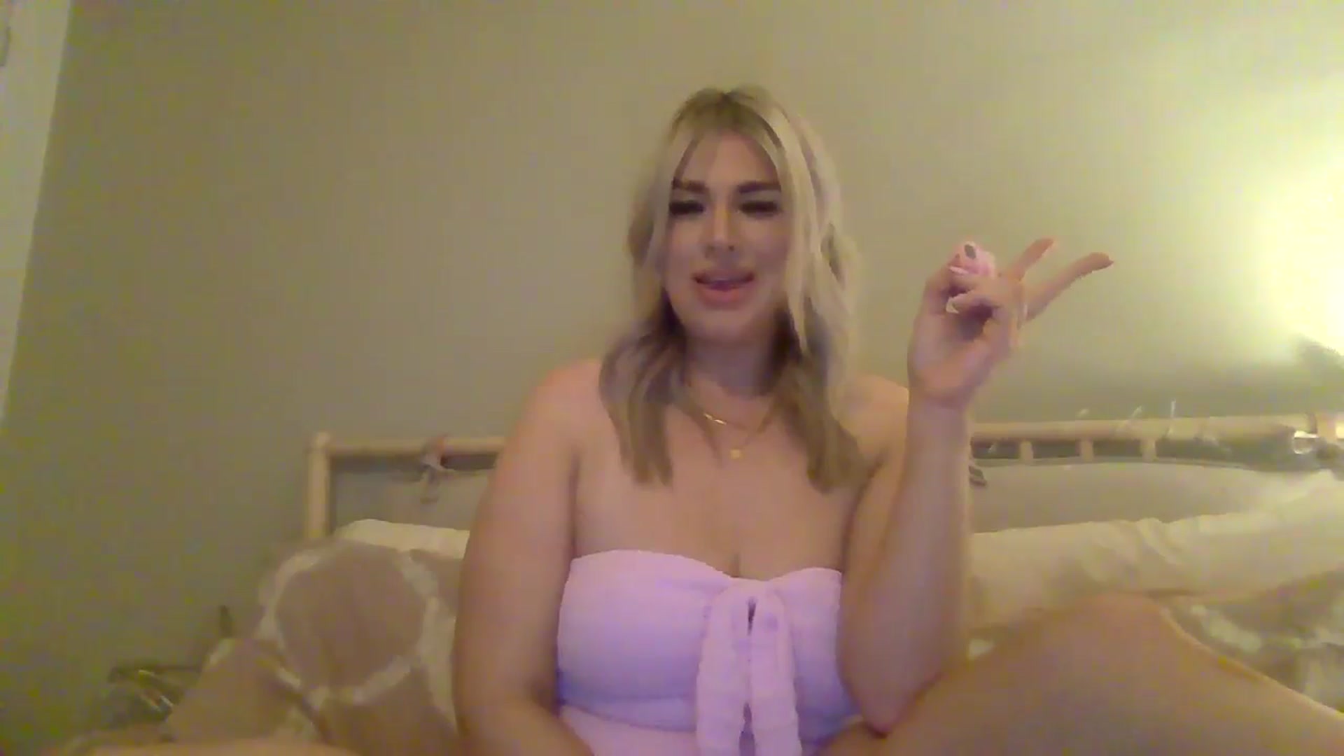 Gallery image thumbnail from Roxy_Reveals's myfreecams stream on, 03/29/2025, 20:11 image 9 of 20