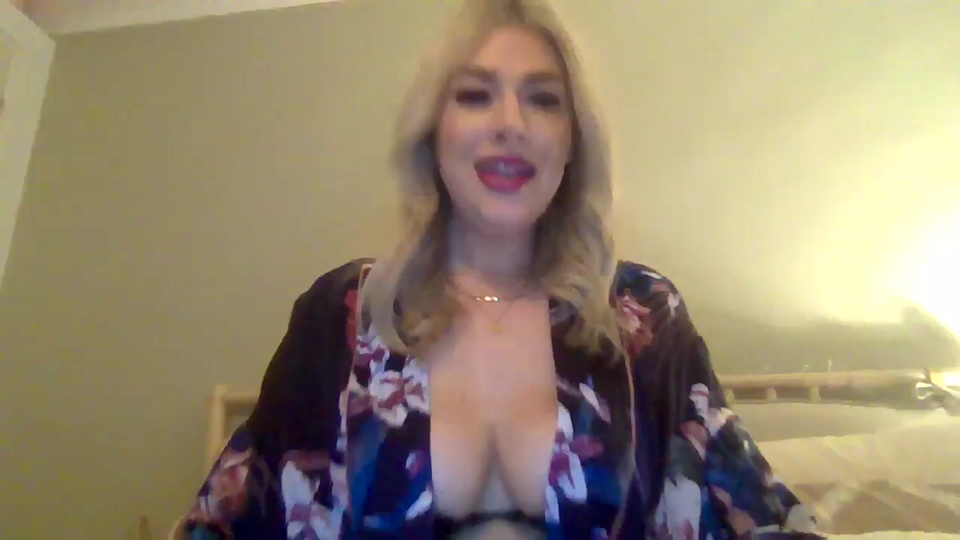 Gallery image thumbnail from Roxy_Reveals's myfreecams stream on, 03/30/2025, 22:57 image 14 of 20