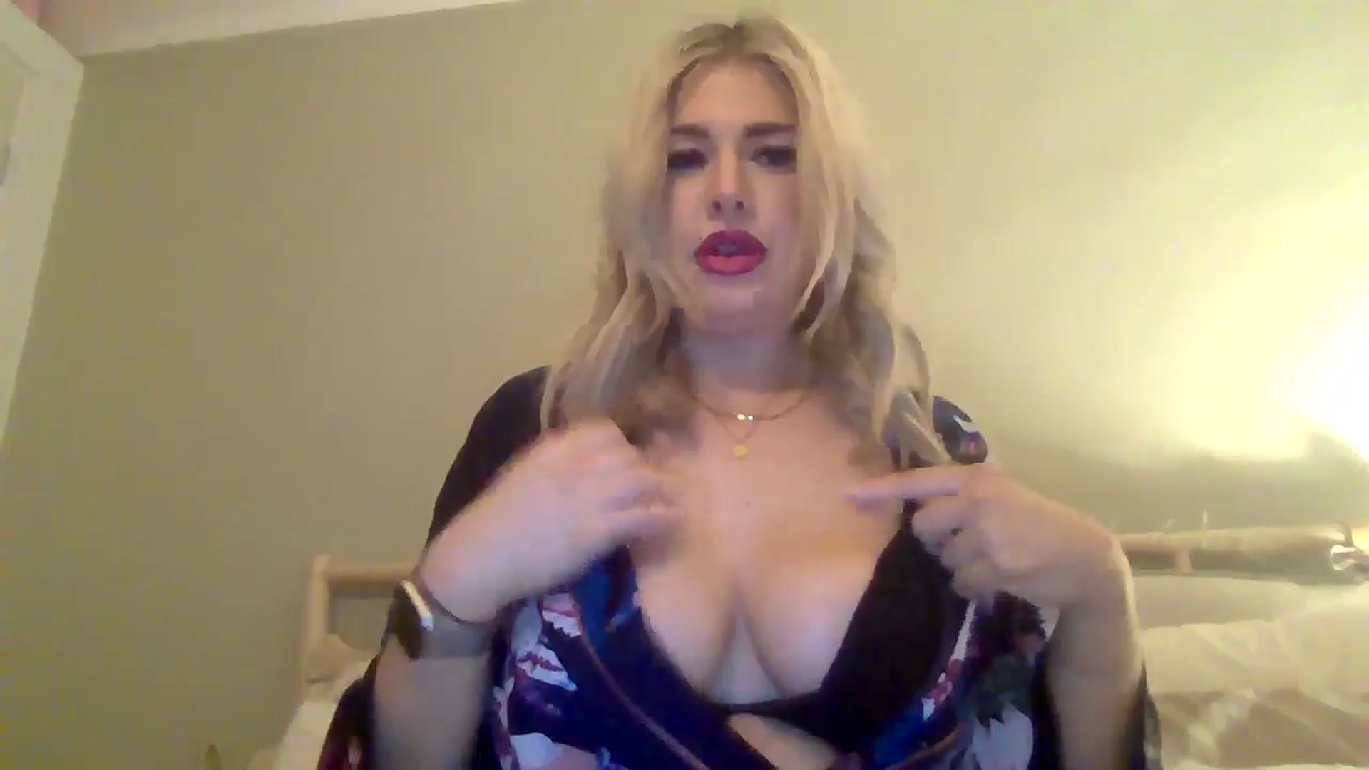Gallery image thumbnail from Roxy_Reveals's myfreecams stream on, 03/30/2025, 22:57 image 8 of 20