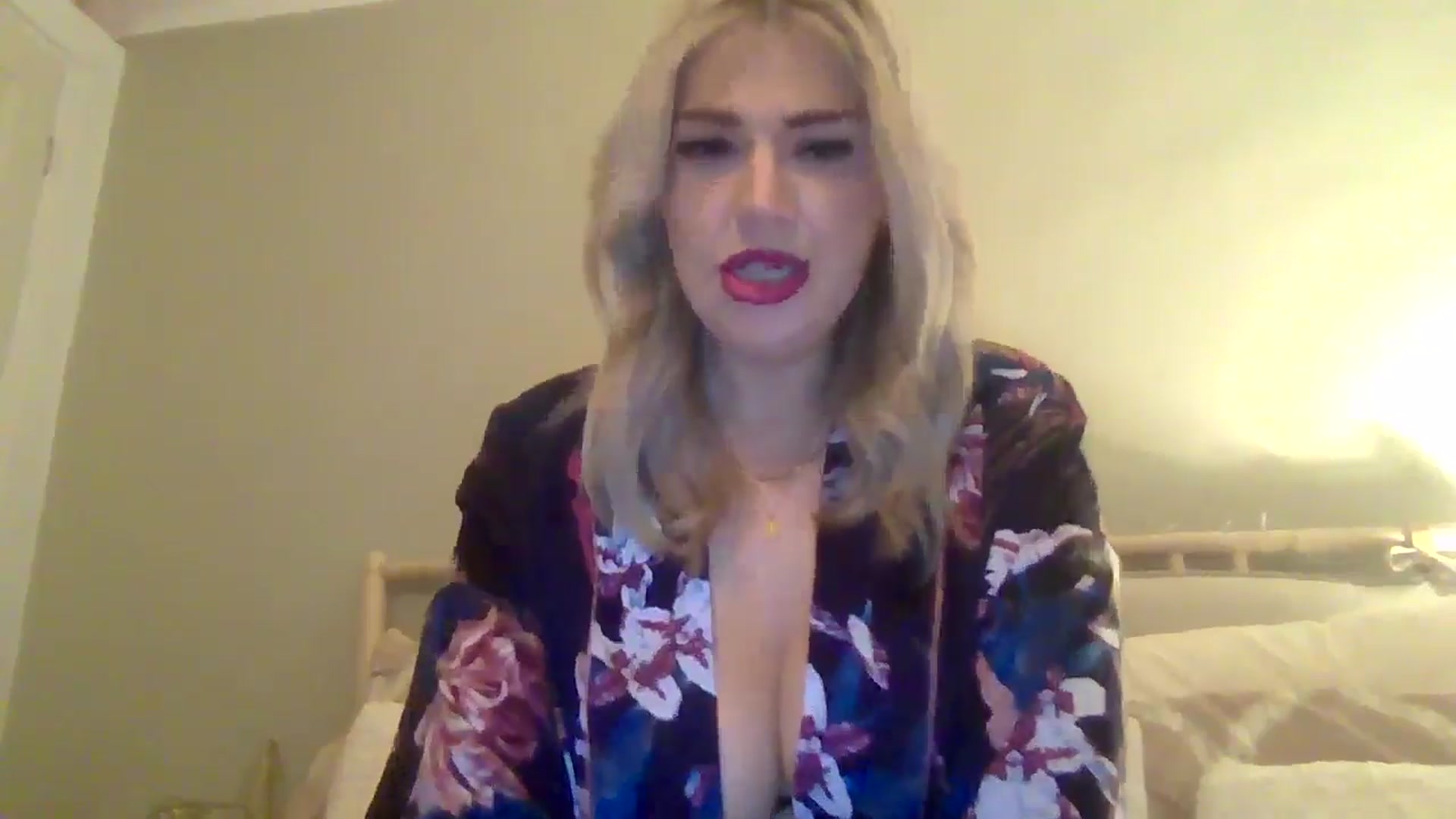 Gallery image thumbnail from Roxy_Reveals's myfreecams stream on, 03/30/2025, 22:57 image 16 of 20