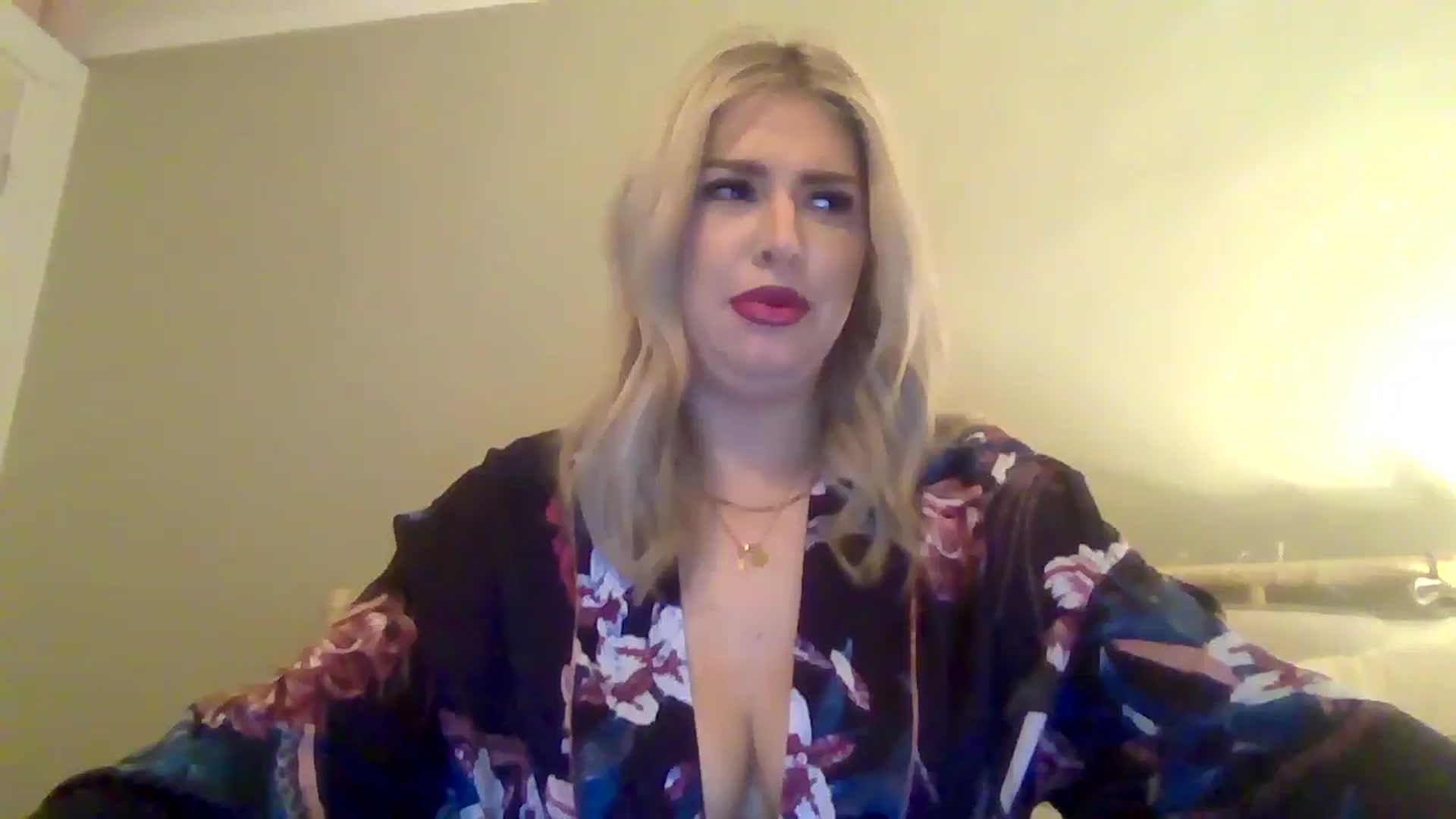 Gallery image thumbnail from Roxy_Reveals's myfreecams stream on, 03/30/2025, 22:57 image 4 of 20