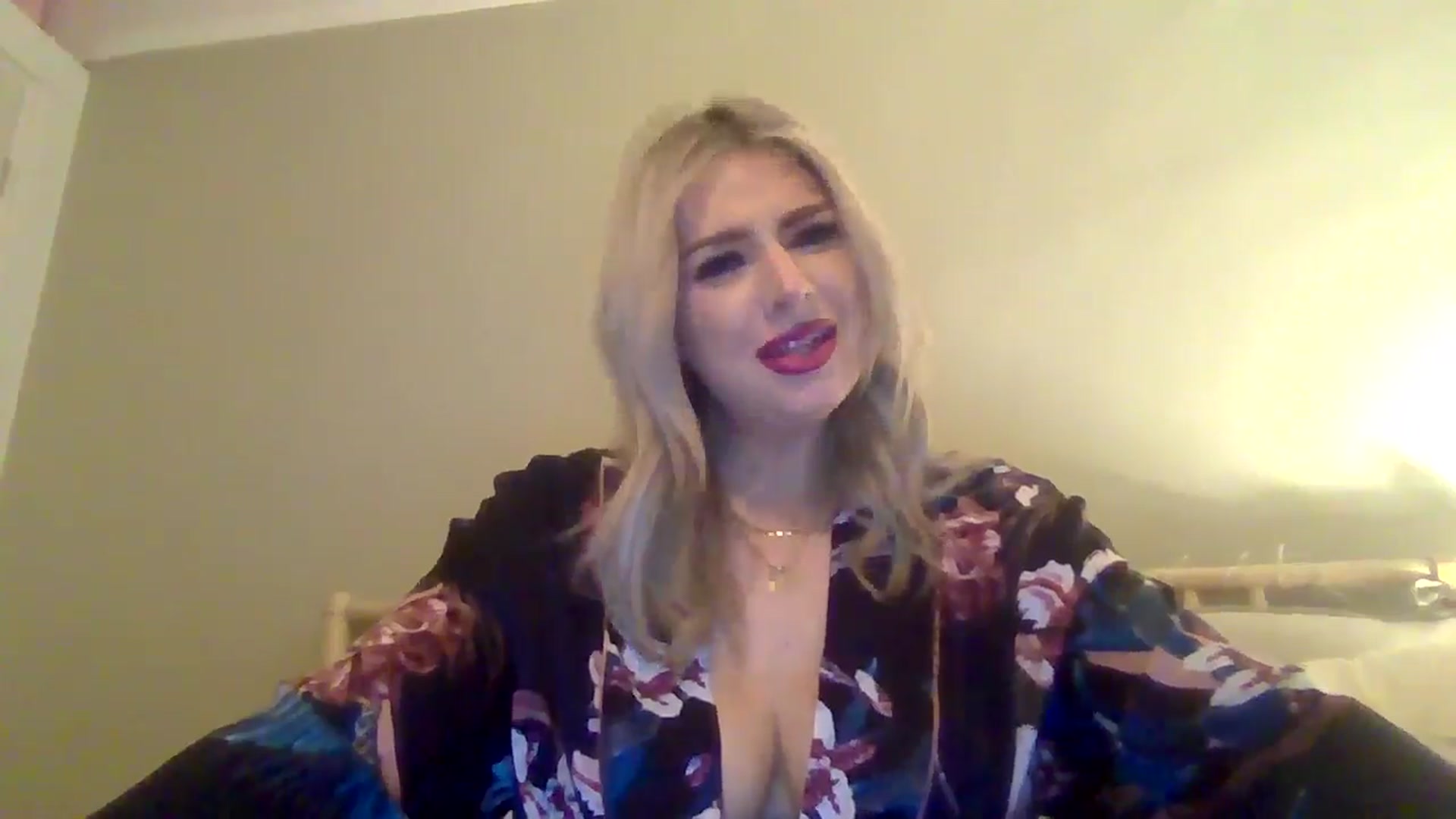 Gallery image thumbnail from Roxy_Reveals's myfreecams stream on, 03/30/2025, 22:57 image 6 of 20
