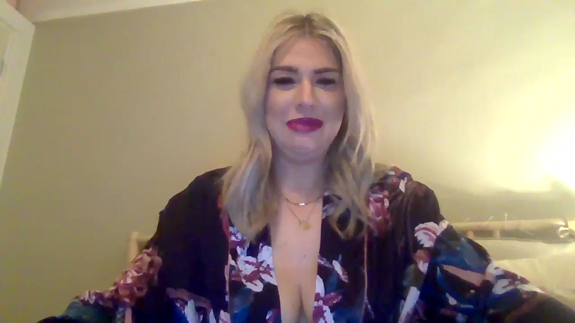 Gallery image thumbnail from Roxy_Reveals's myfreecams stream on, 03/30/2025, 22:57 image 5 of 20