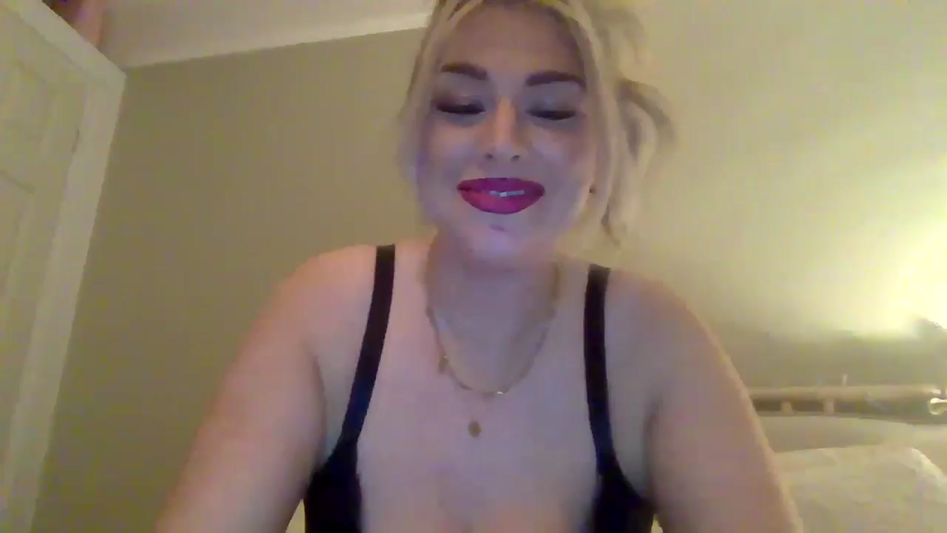 Gallery image thumbnail from Roxy_Reveals's myfreecams stream on, 03/30/2025, 23:34 image 10 of 20