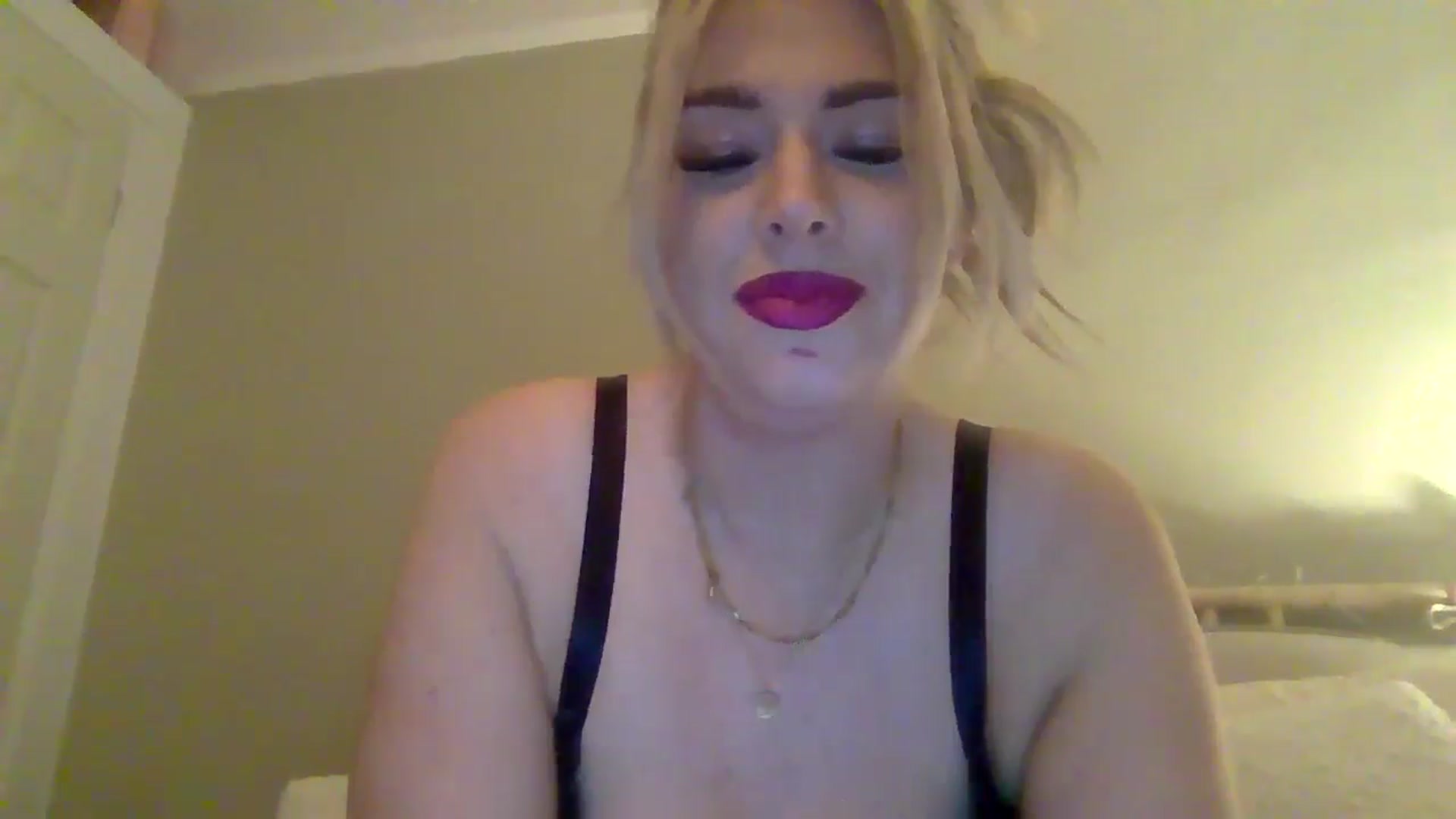 Gallery image thumbnail from Roxy_Reveals's myfreecams stream on, 03/30/2025, 23:34 image 4 of 20