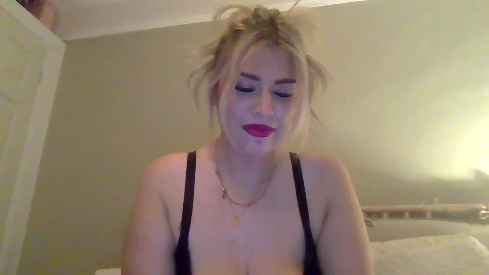 Gallery image thumbnail from Roxy_Reveals's myfreecams stream on, 03/30/2025, 23:34 image 3 of 20