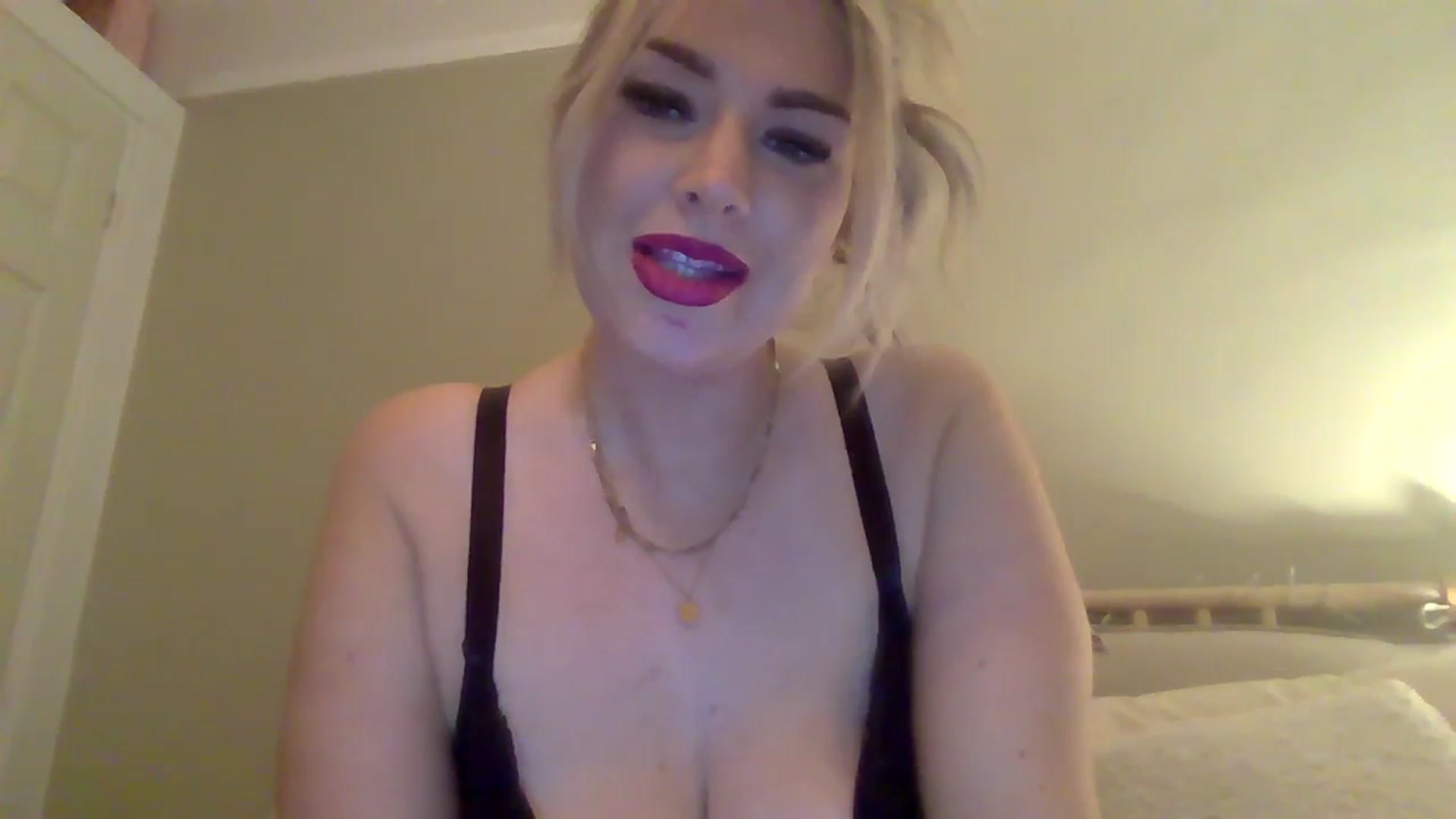 Gallery image thumbnail from Roxy_Reveals's myfreecams stream on, 03/30/2025, 23:34 image 11 of 20