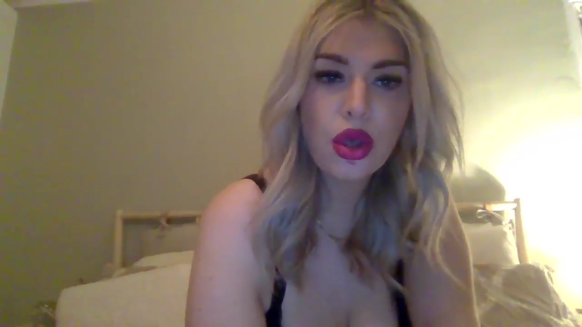 Gallery image thumbnail from Roxy_Reveals's myfreecams stream on, 03/31/2025, 24:08 image 13 of 20