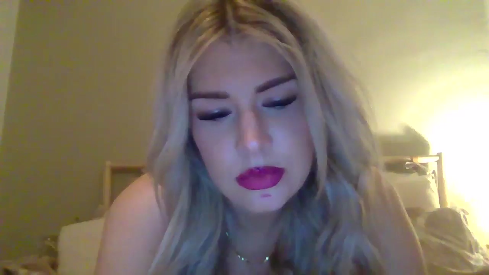 Gallery image thumbnail from Roxy_Reveals's myfreecams stream on, 03/31/2025, 24:08 image 16 of 20