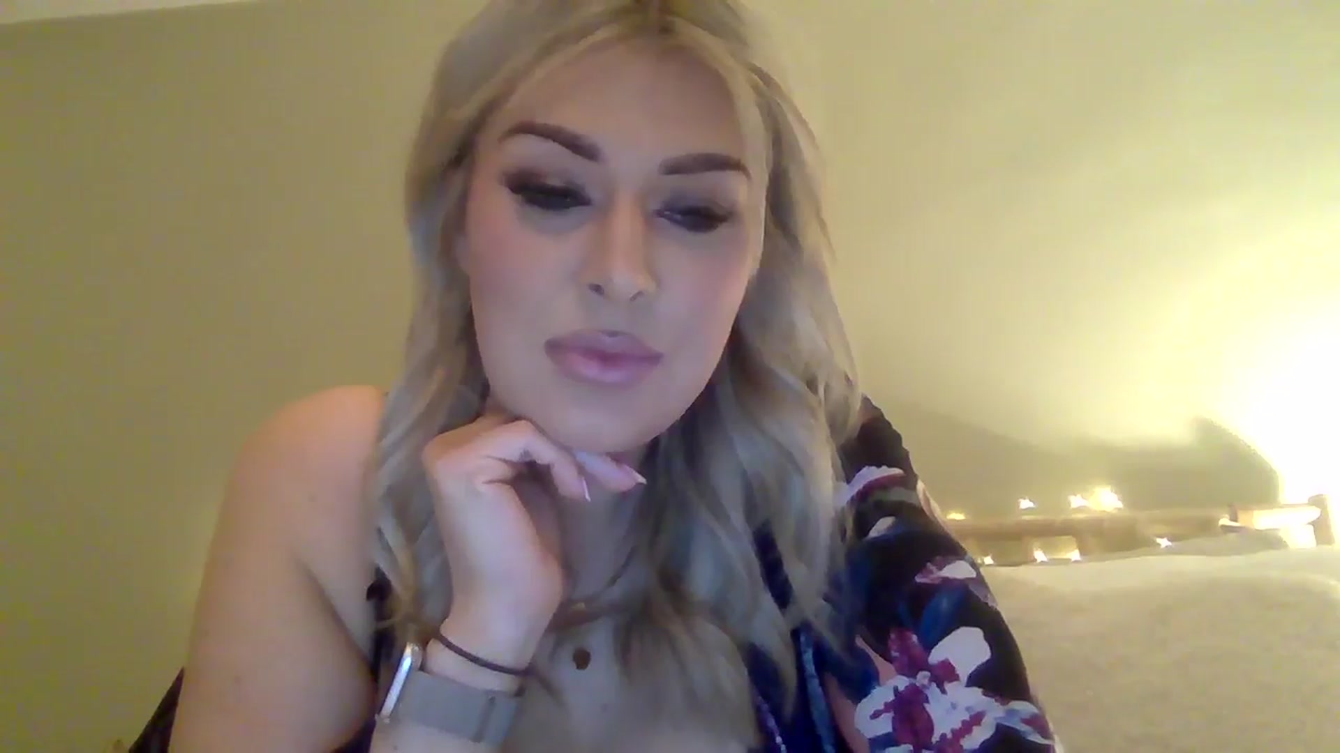 Gallery image thumbnail from Roxy_Reveals's myfreecams stream on, 03/31/2025, 20:16 image 7 of 20