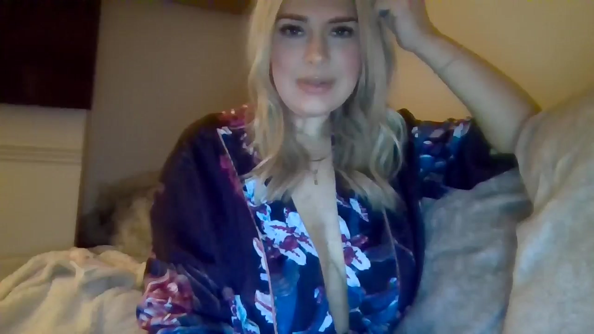 Gallery image thumbnail from Roxy_Reveals's myfreecams stream on, 04/01/2025, 21:42 image 13 of 20