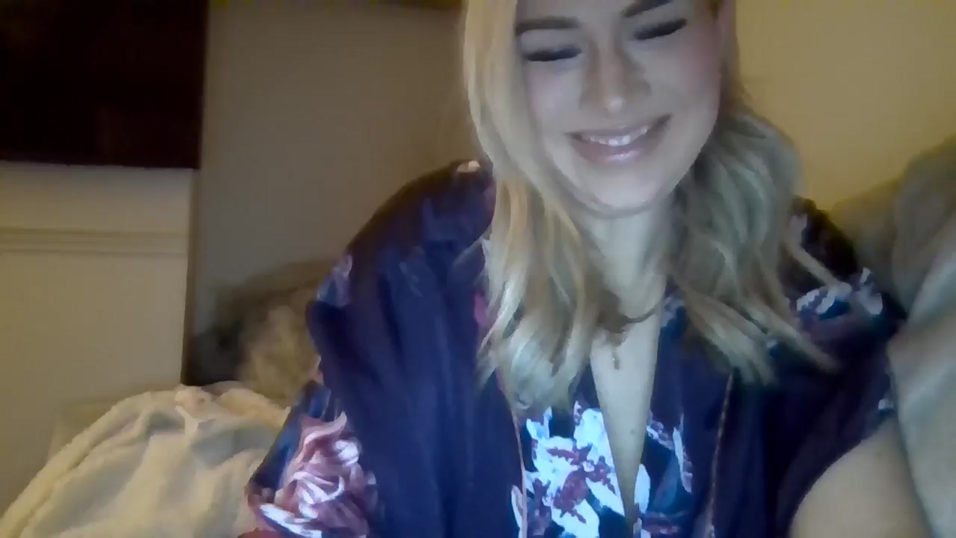 Gallery image thumbnail from Roxy_Reveals's myfreecams stream on, 04/01/2025, 21:42 image 1 of 20