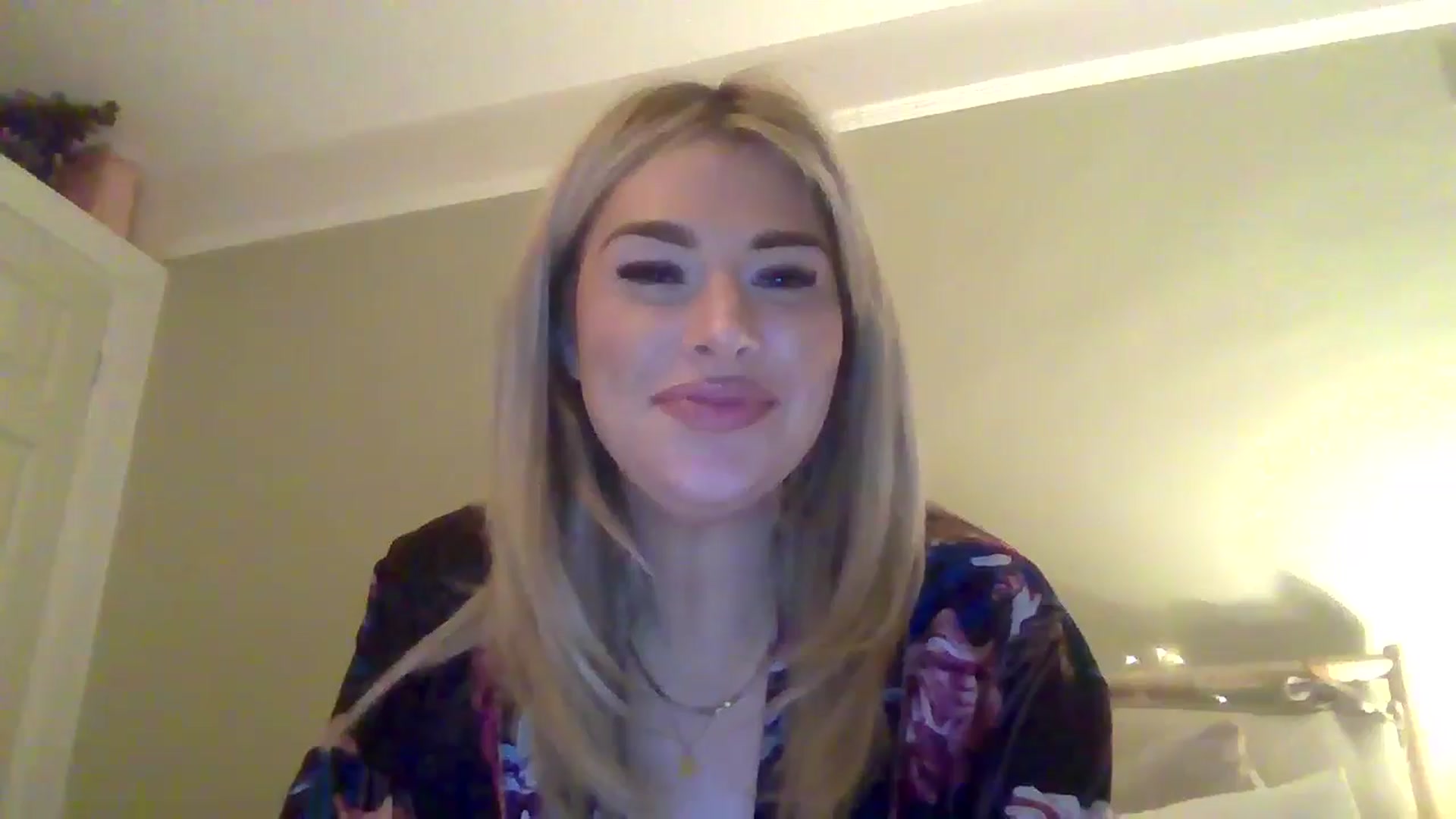 Gallery image thumbnail from Roxy_Reveals's myfreecams stream on, 04/02/2025, 22:56 image 8 of 20