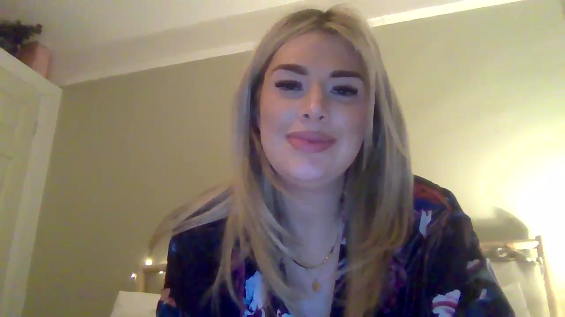 Gallery image thumbnail from Roxy_Reveals's myfreecams stream on, 04/02/2025, 22:56 image 4 of 20