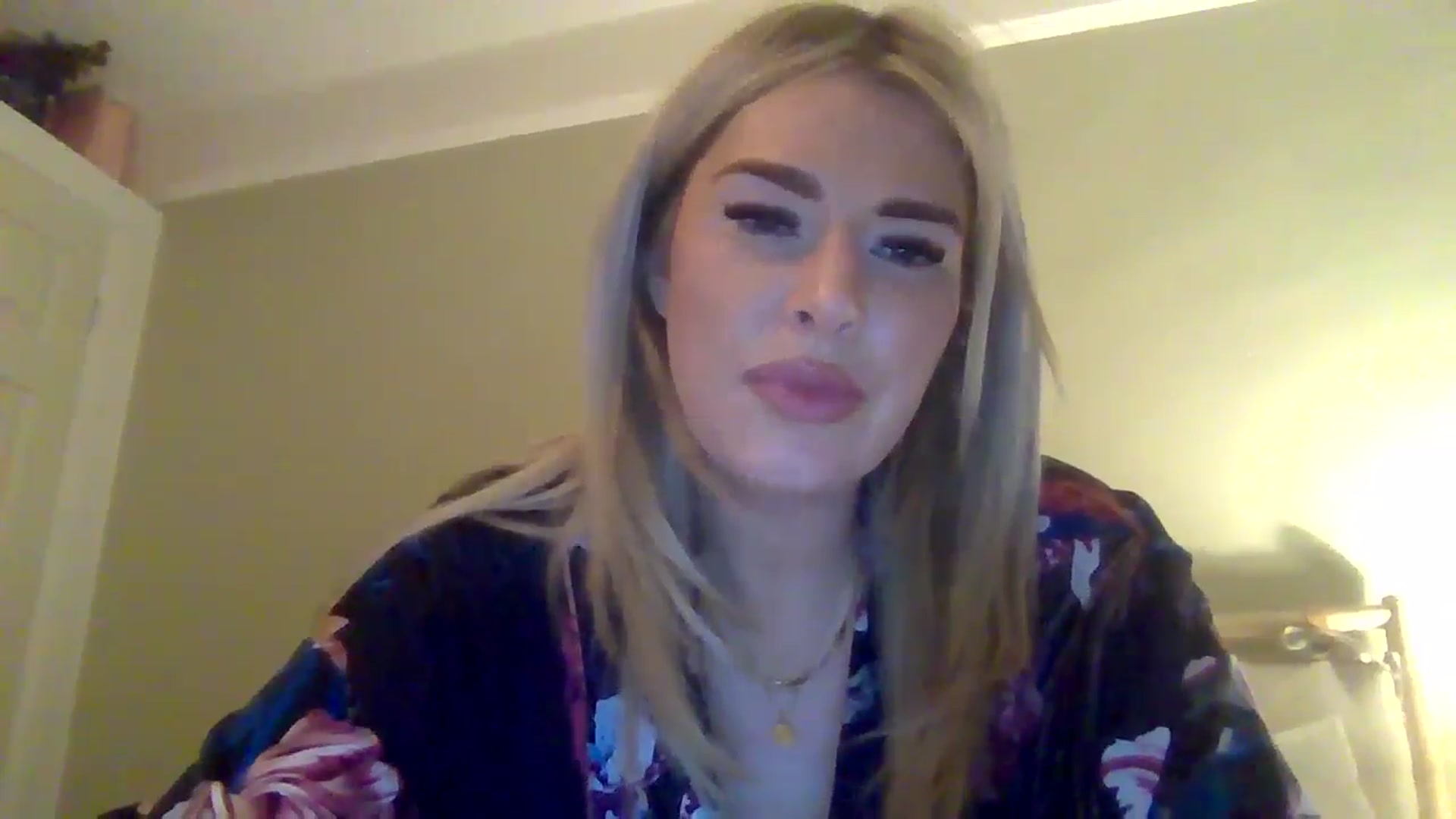 Gallery image thumbnail from Roxy_Reveals's myfreecams stream on, 04/02/2025, 22:56 image 2 of 20
