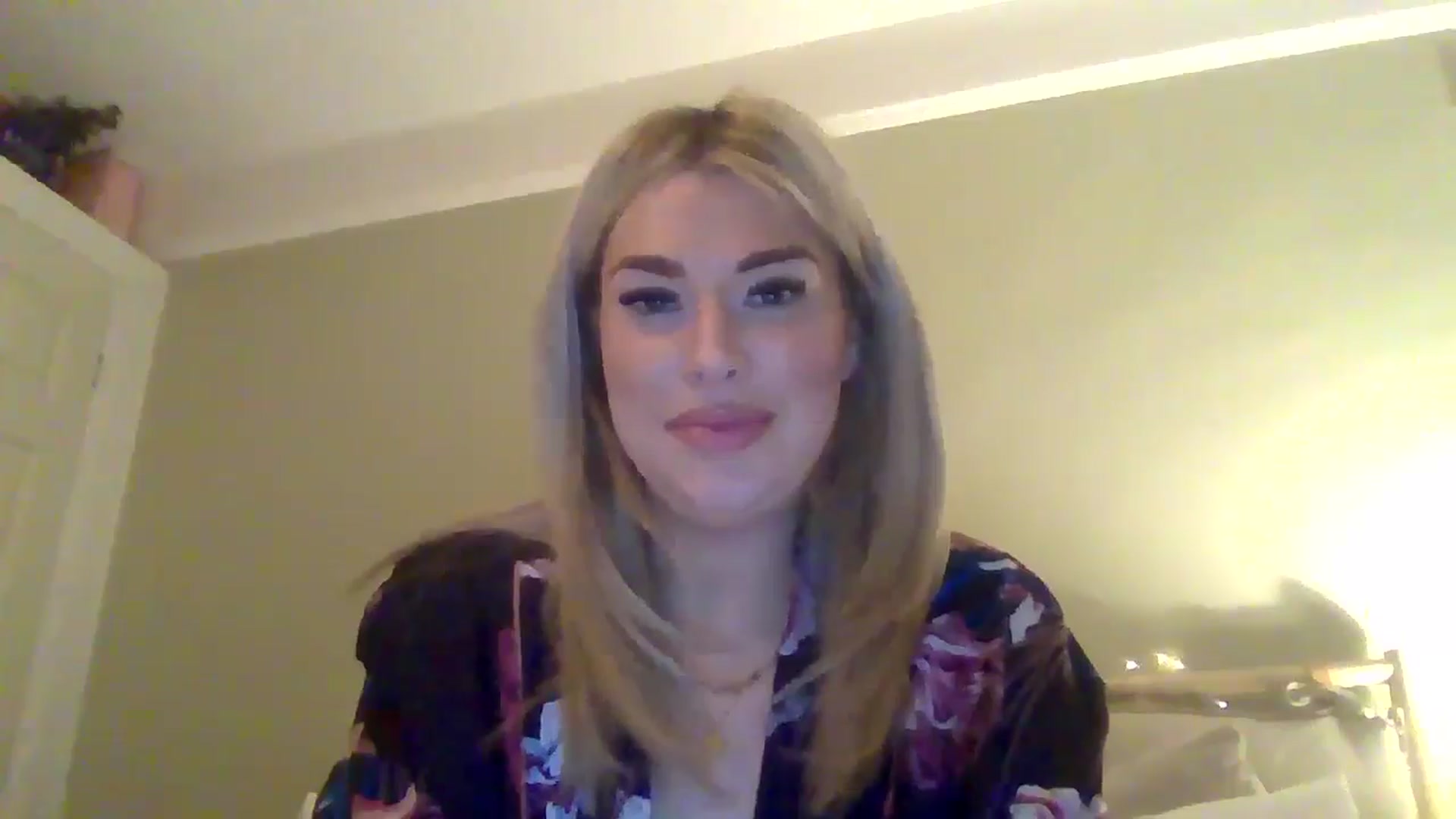 Gallery image thumbnail from Roxy_Reveals's myfreecams stream on, 04/02/2025, 22:56 image 7 of 20