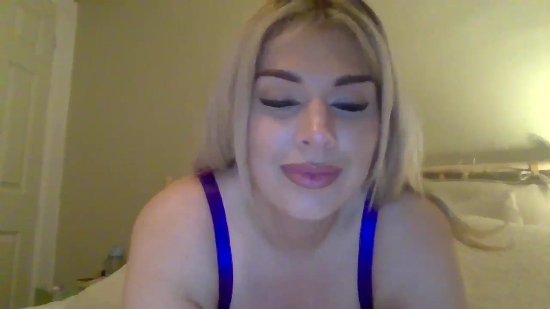 Gallery image thumbnail from Roxy_Reveals's myfreecams stream on, 04/04/2025, 21:29 image 13 of 20