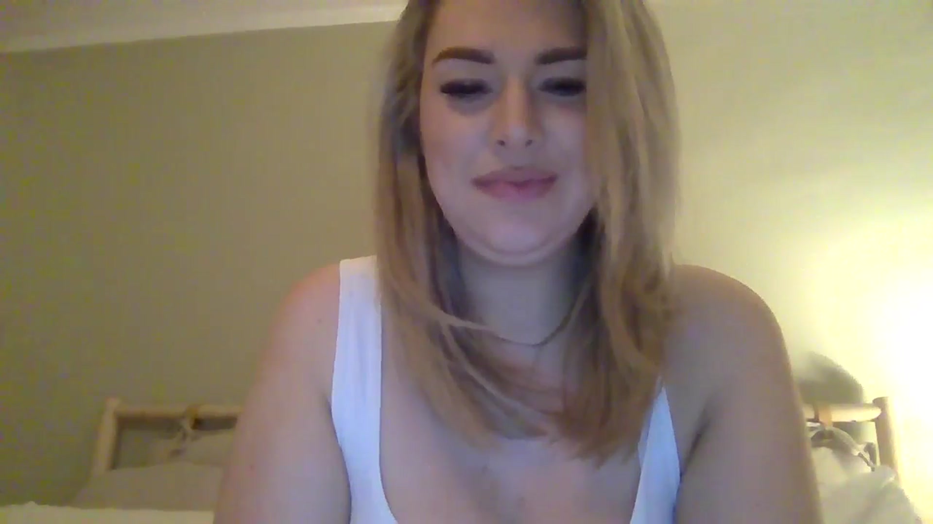 Gallery image thumbnail from Roxy_Reveals's myfreecams stream on, 04/06/2025, 22:25 image 19 of 20
