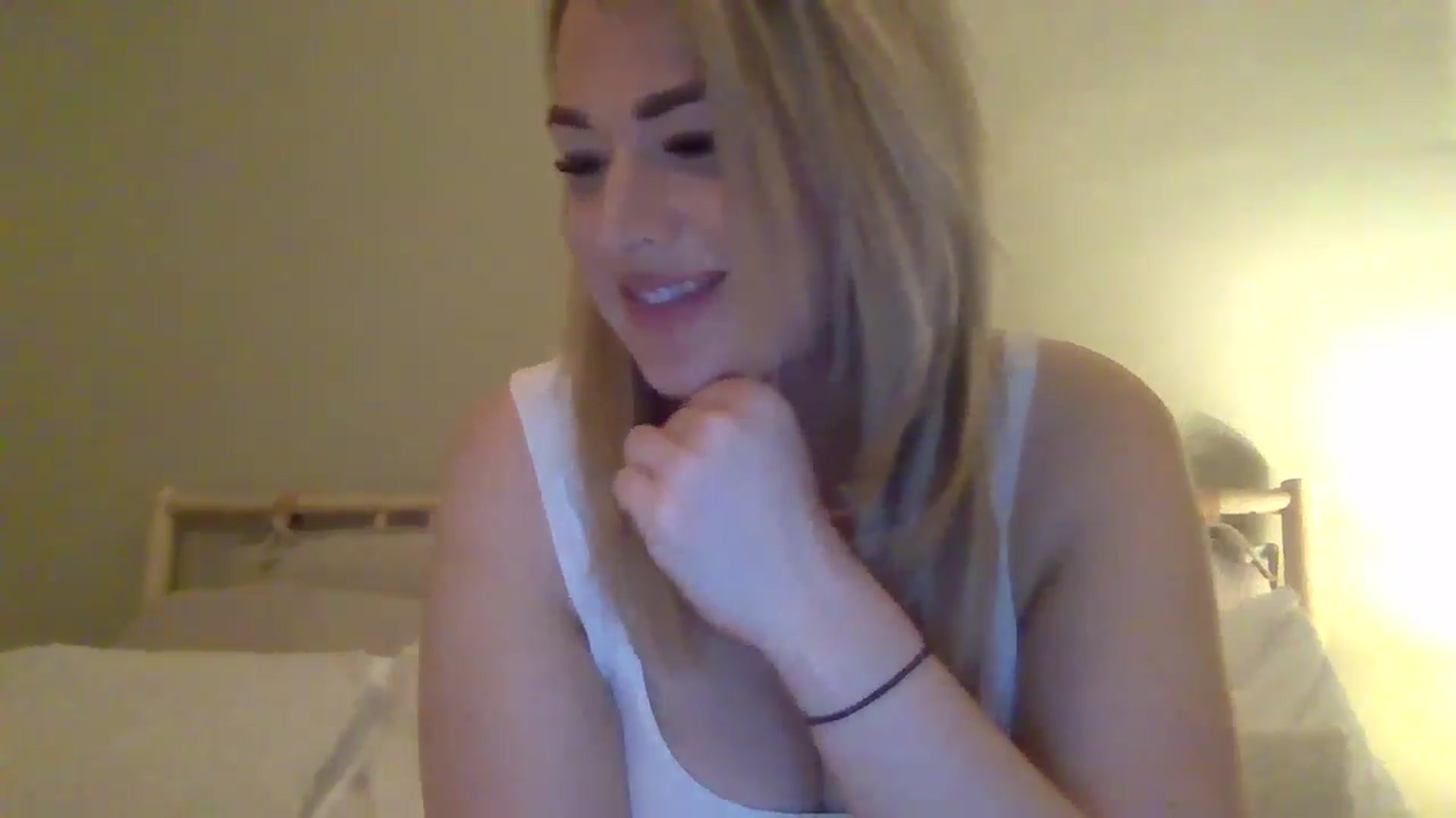 Gallery image thumbnail from Roxy_Reveals's myfreecams stream on, 04/06/2025, 22:25 image 12 of 20