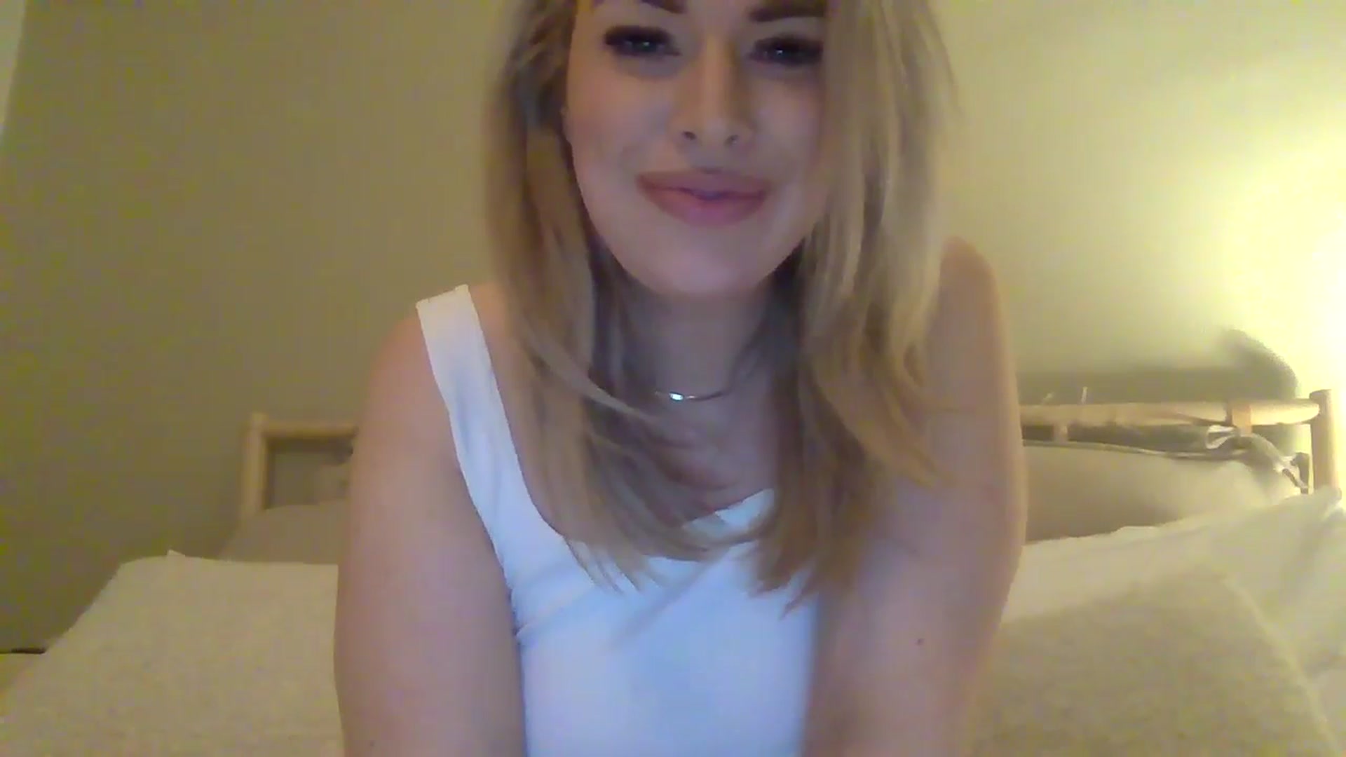 Gallery image thumbnail from Roxy_Reveals's myfreecams stream on, 04/06/2025, 22:25 image 6 of 20