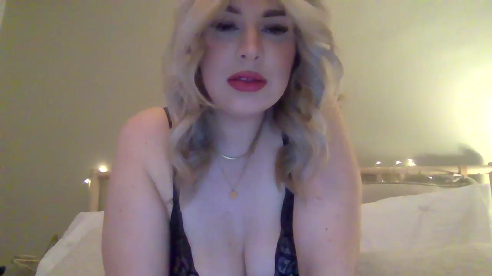 Gallery image thumbnail from Roxy_Reveals's myfreecams stream on, 04/07/2025, 19:35 image 18 of 20