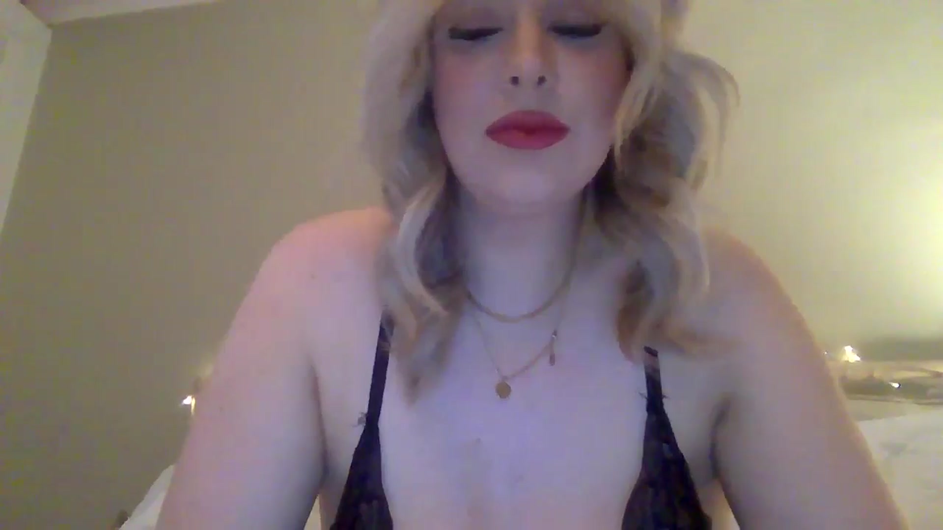 Gallery image thumbnail from Roxy_Reveals's myfreecams stream on, 04/07/2025, 19:35 image 7 of 20