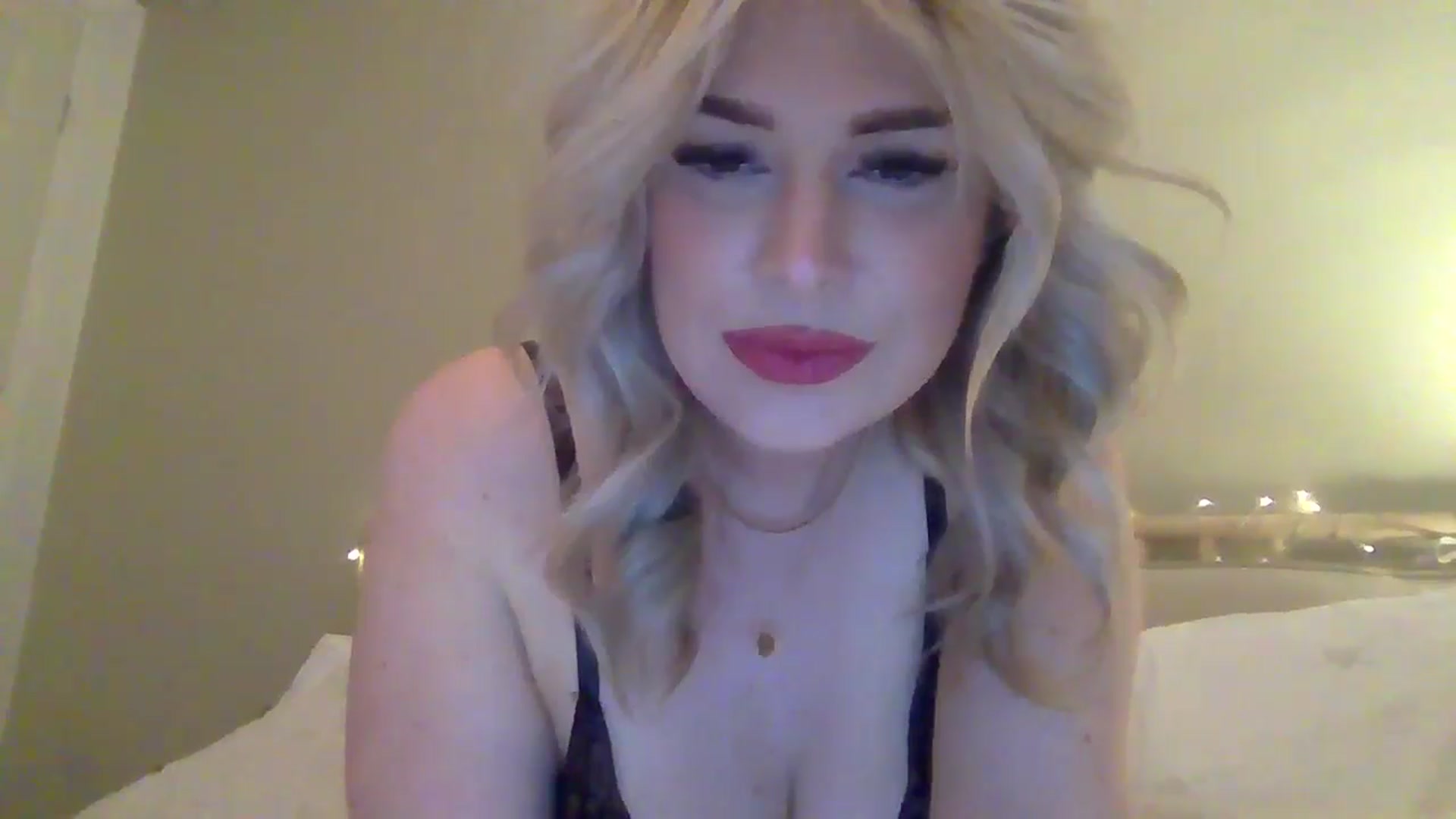Gallery image thumbnail from Roxy_Reveals's myfreecams stream on, 04/07/2025, 20:08 image 14 of 20