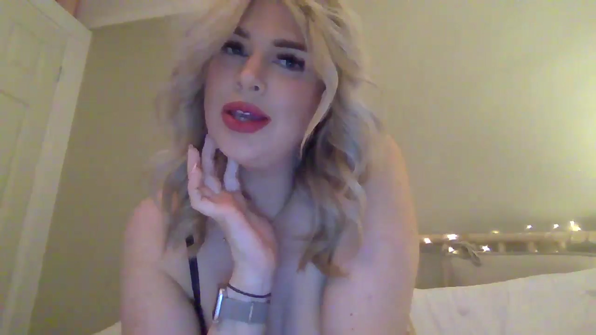 Gallery image thumbnail from Roxy_Reveals's myfreecams stream on, 04/07/2025, 20:08 image 12 of 20