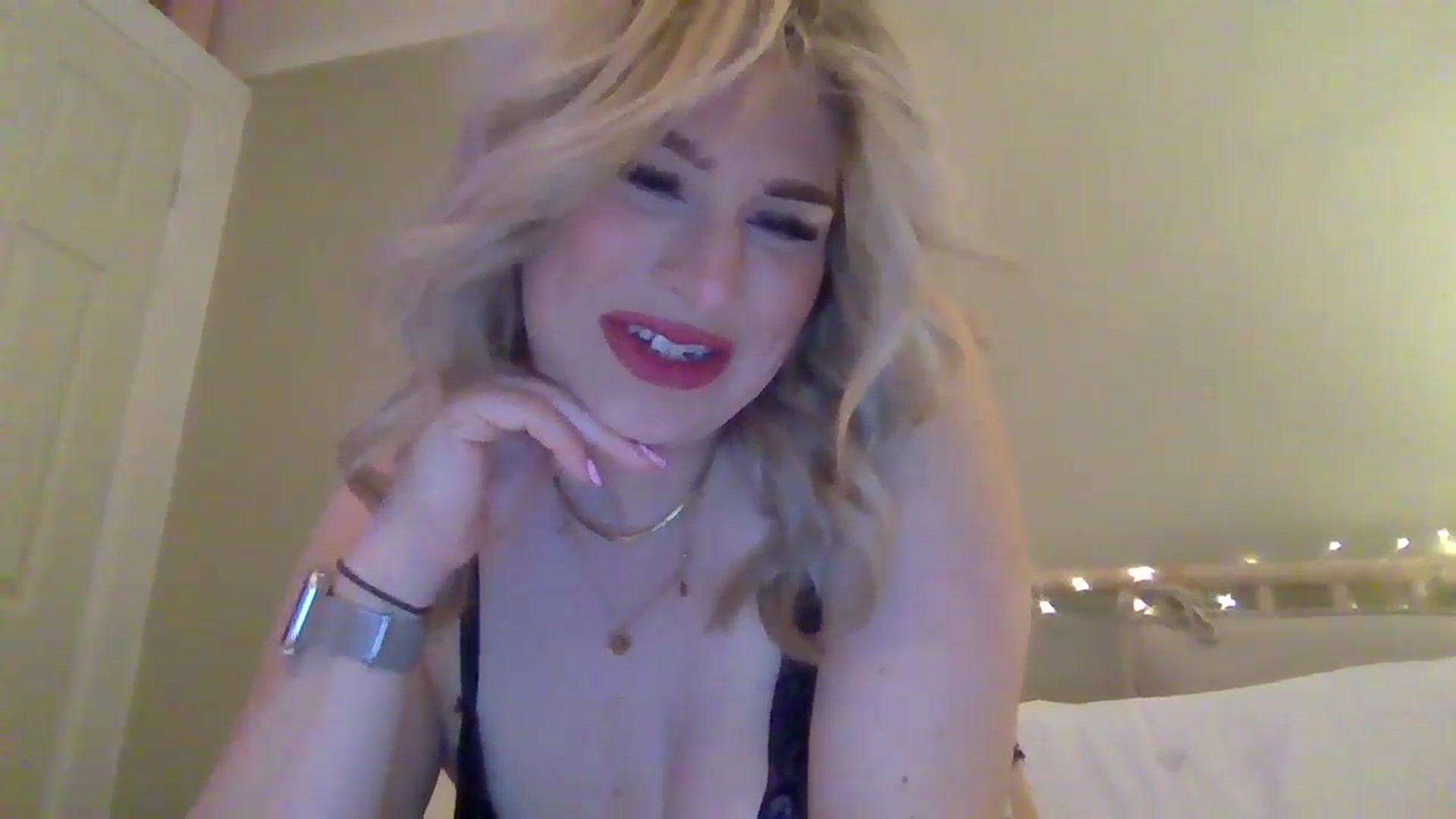Gallery image thumbnail from Roxy_Reveals's myfreecams stream on, 04/07/2025, 20:08 image 9 of 20