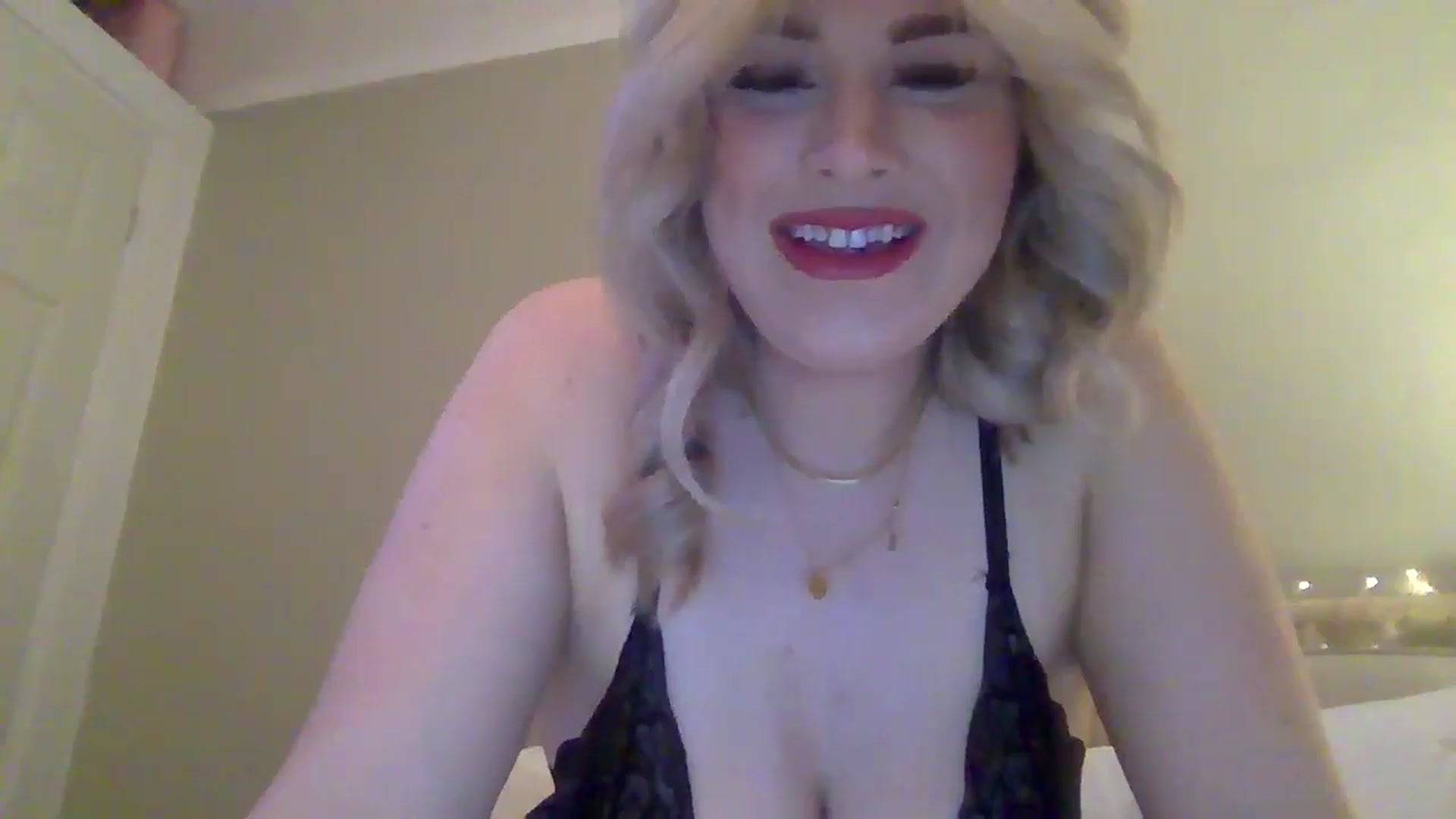 Gallery image thumbnail from Roxy_Reveals's myfreecams stream on, 04/07/2025, 20:08 image 3 of 20