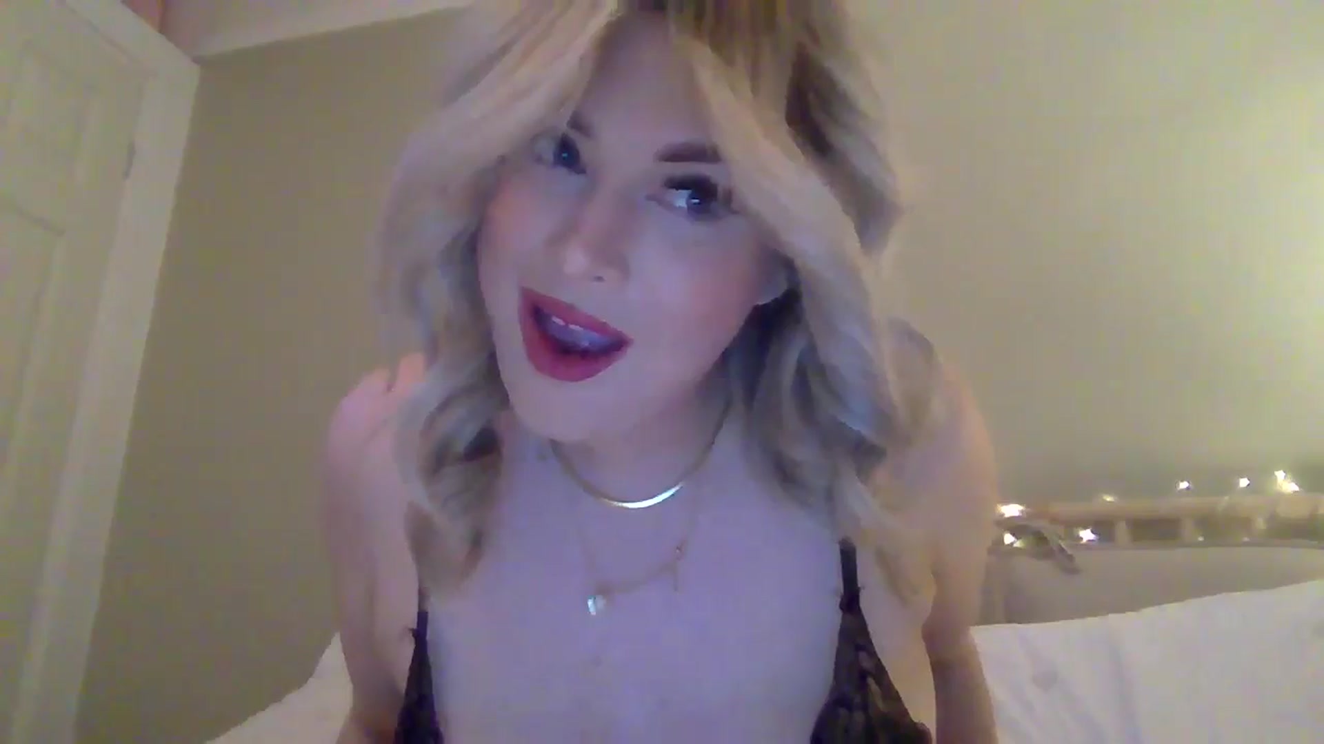 Gallery image thumbnail from Roxy_Reveals's myfreecams stream on, 04/07/2025, 20:08 image 6 of 20