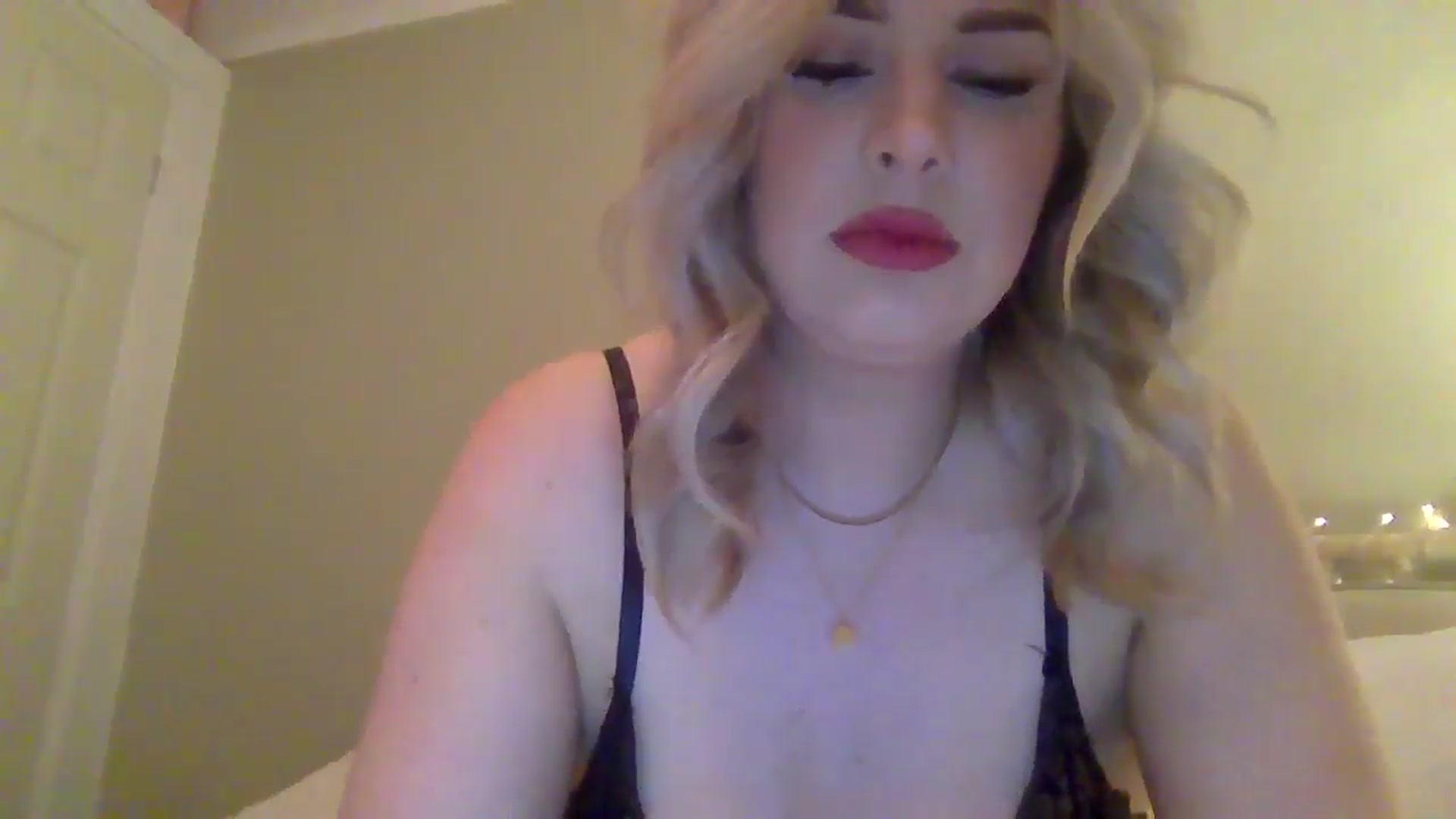 Gallery image thumbnail from Roxy_Reveals's myfreecams stream on, 04/07/2025, 20:08 image 11 of 20
