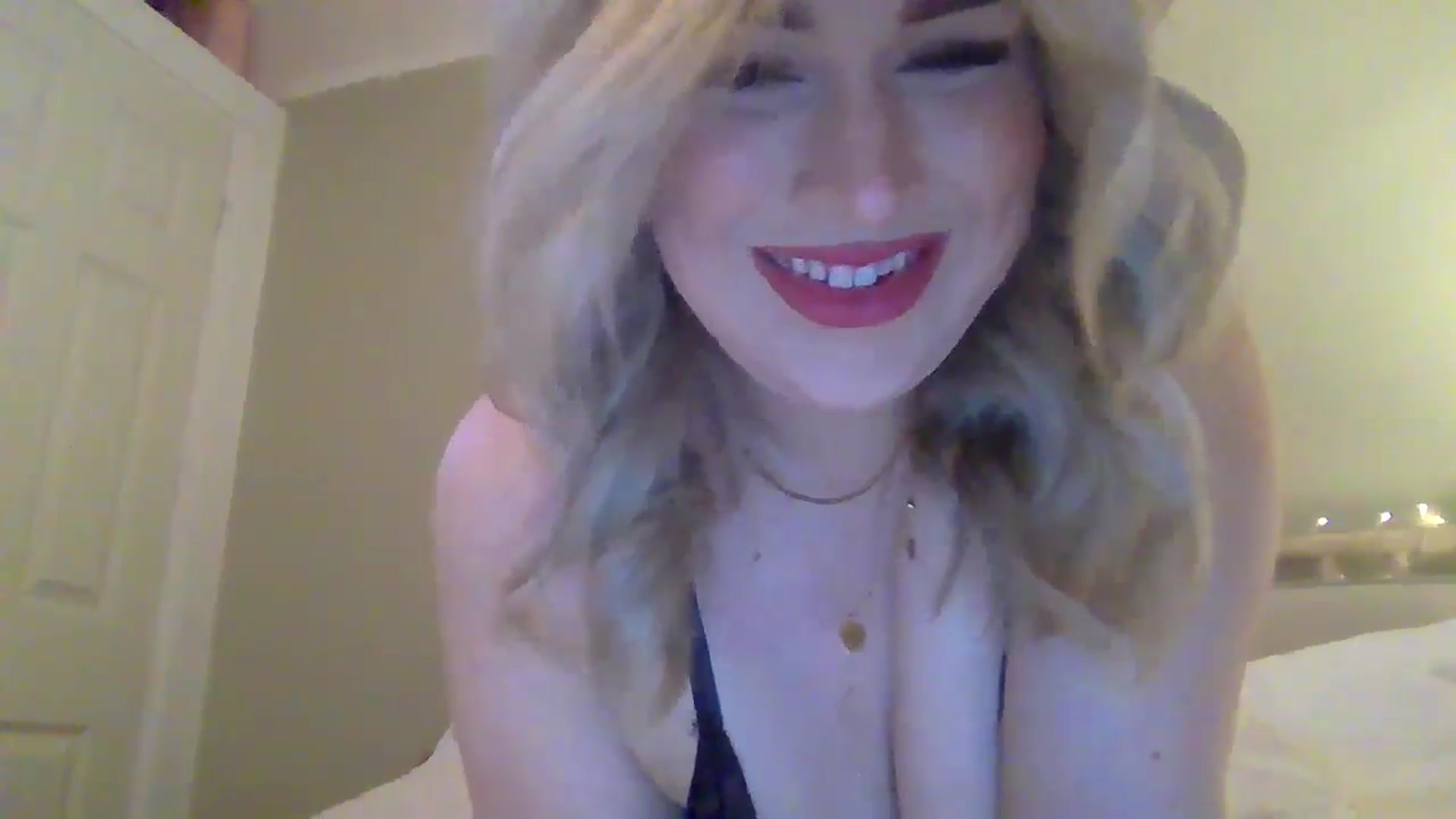 Gallery image thumbnail from Roxy_Reveals's myfreecams stream on, 04/07/2025, 21:03 image 8 of 20