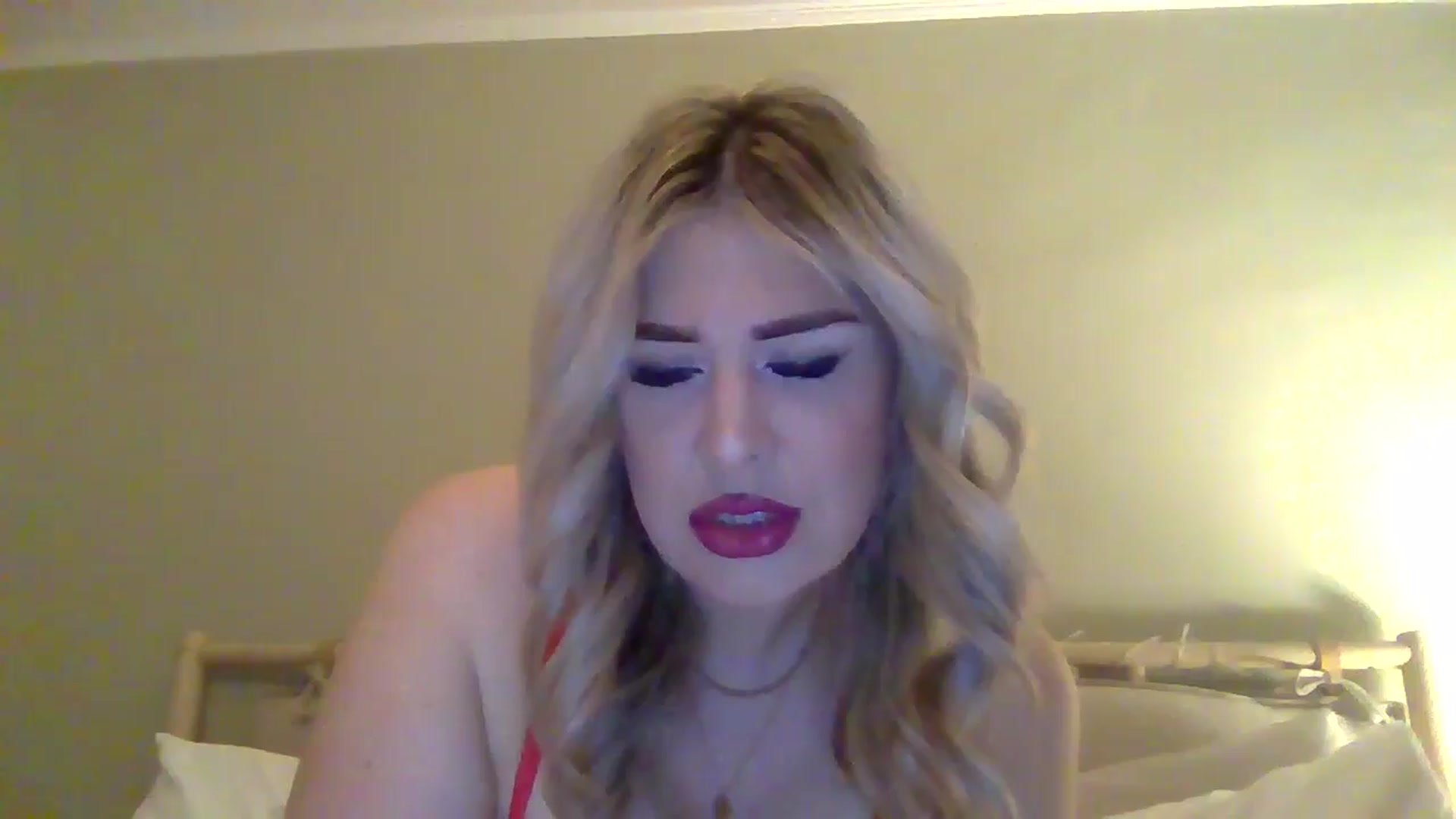 Gallery image thumbnail from Roxy_Reveals's myfreecams stream on, 04/09/2025, 21:49 image 7 of 20